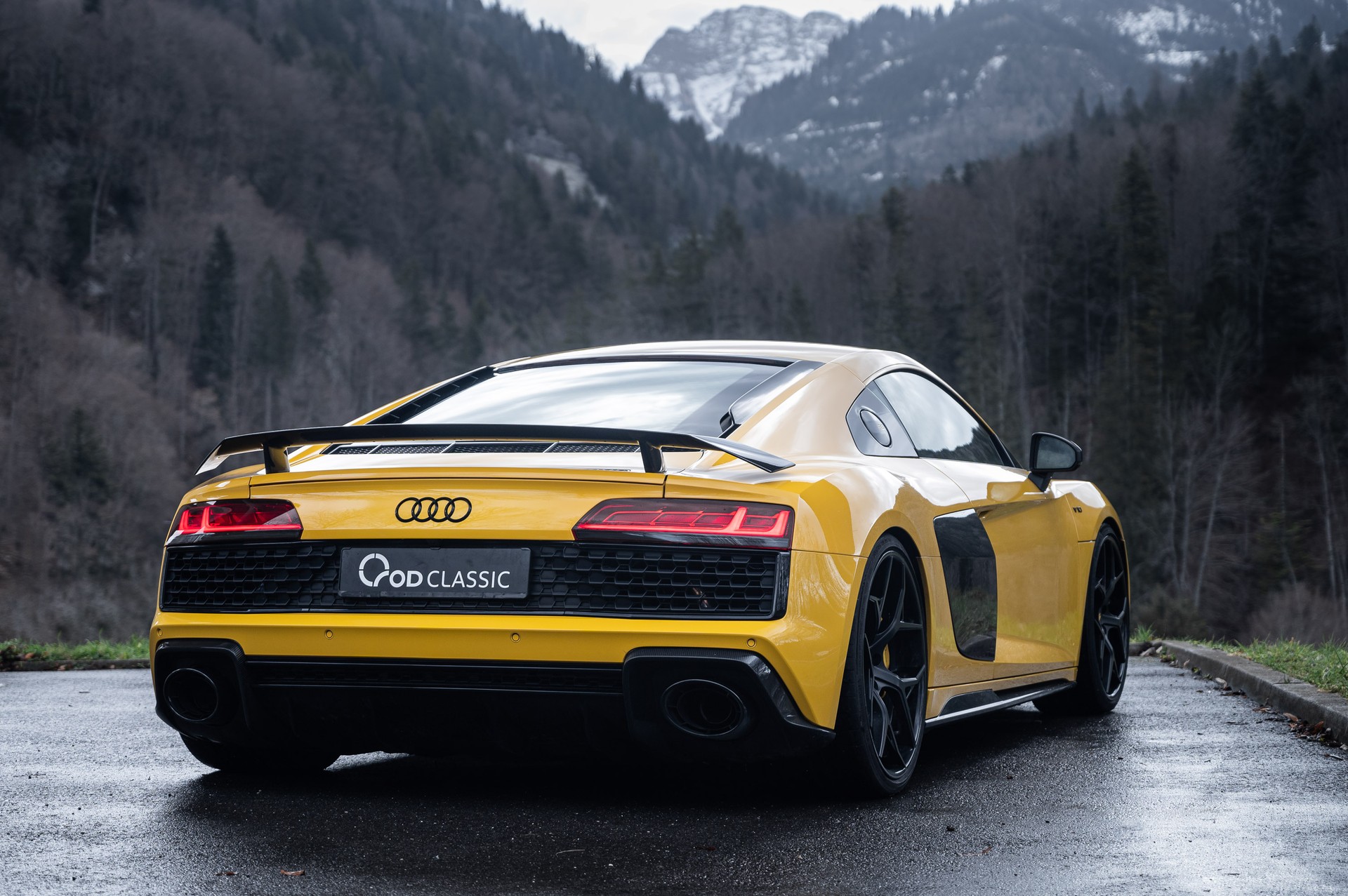 AUDI R8 Coupé performance Jaune Vegas S-Tronic-image-6