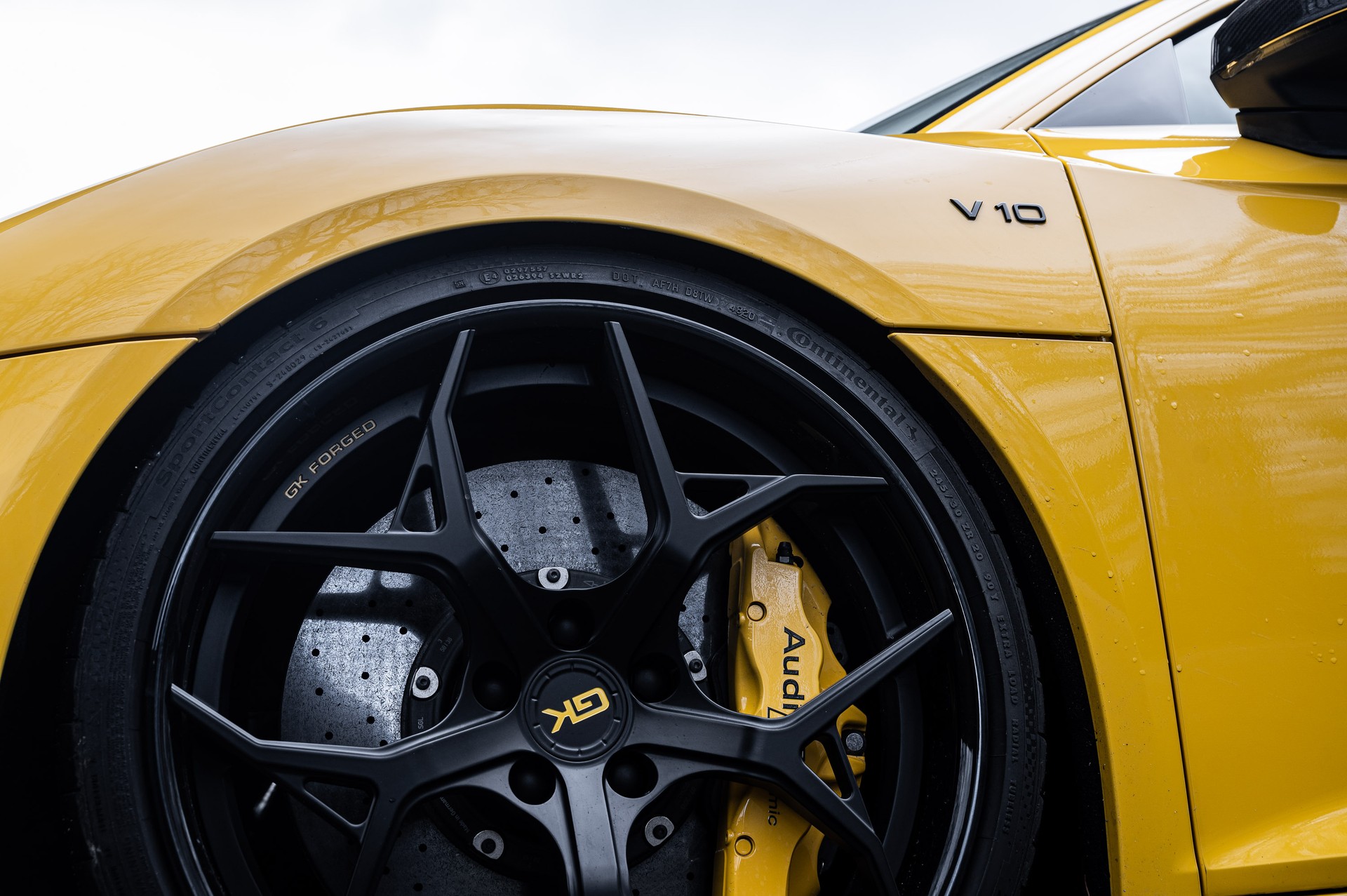 AUDI R8 Coupé performance Jaune Vegas S-Tronic-image-11