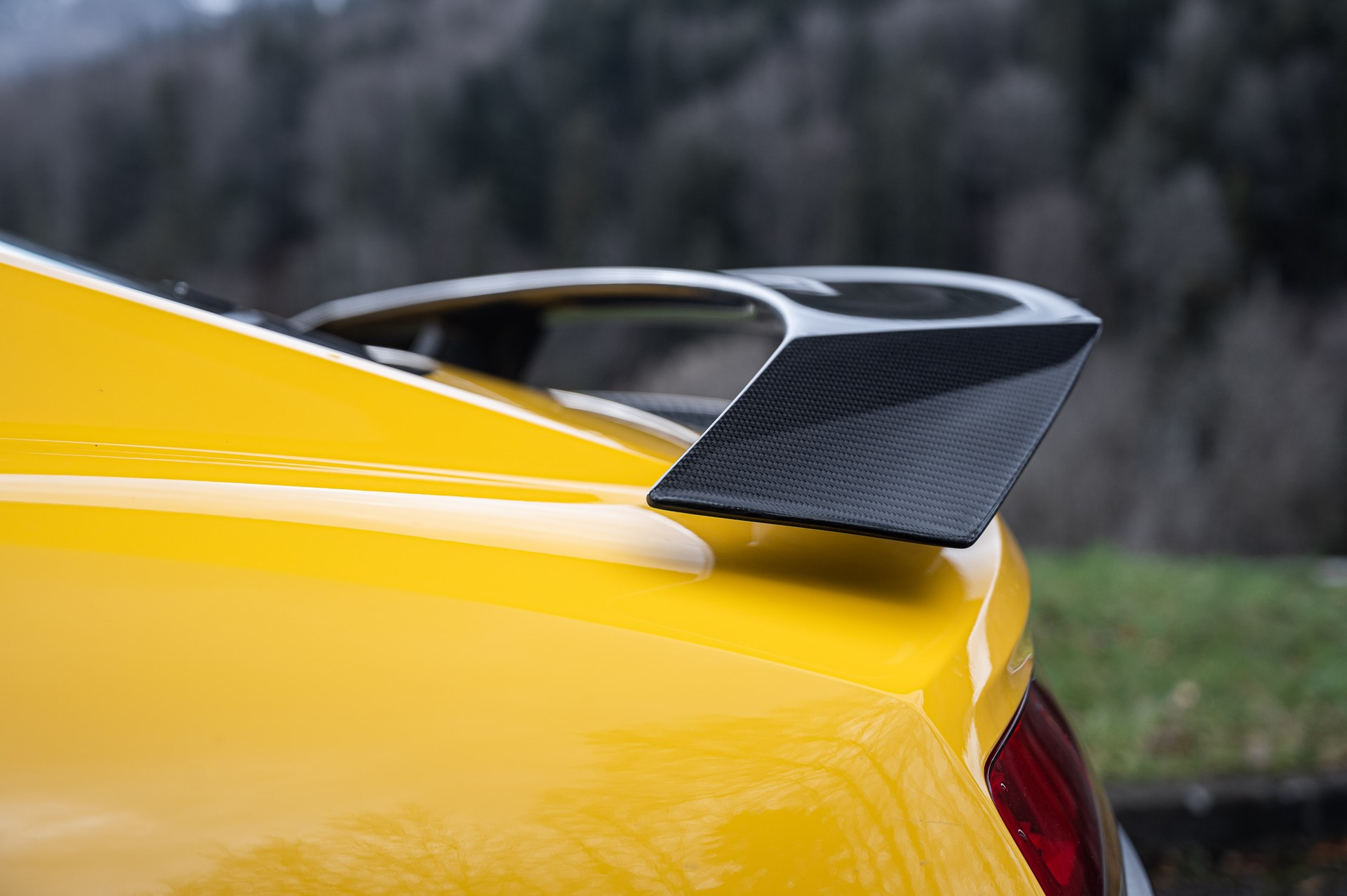 AUDI R8 Coupé performance Jaune Vegas S-Tronic-image-9