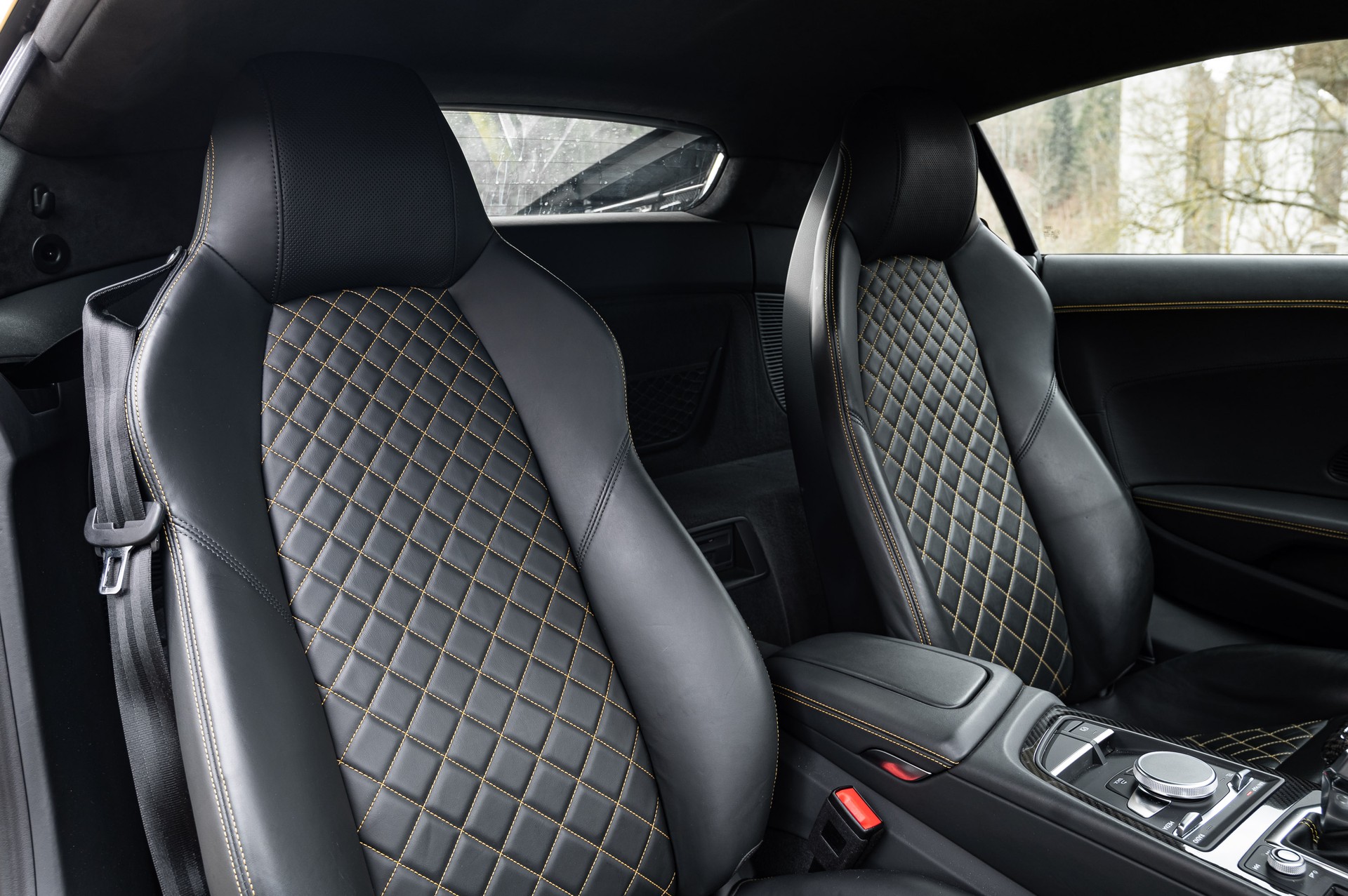 AUDI R8 Coupé performance Jaune Vegas S-Tronic-image-17