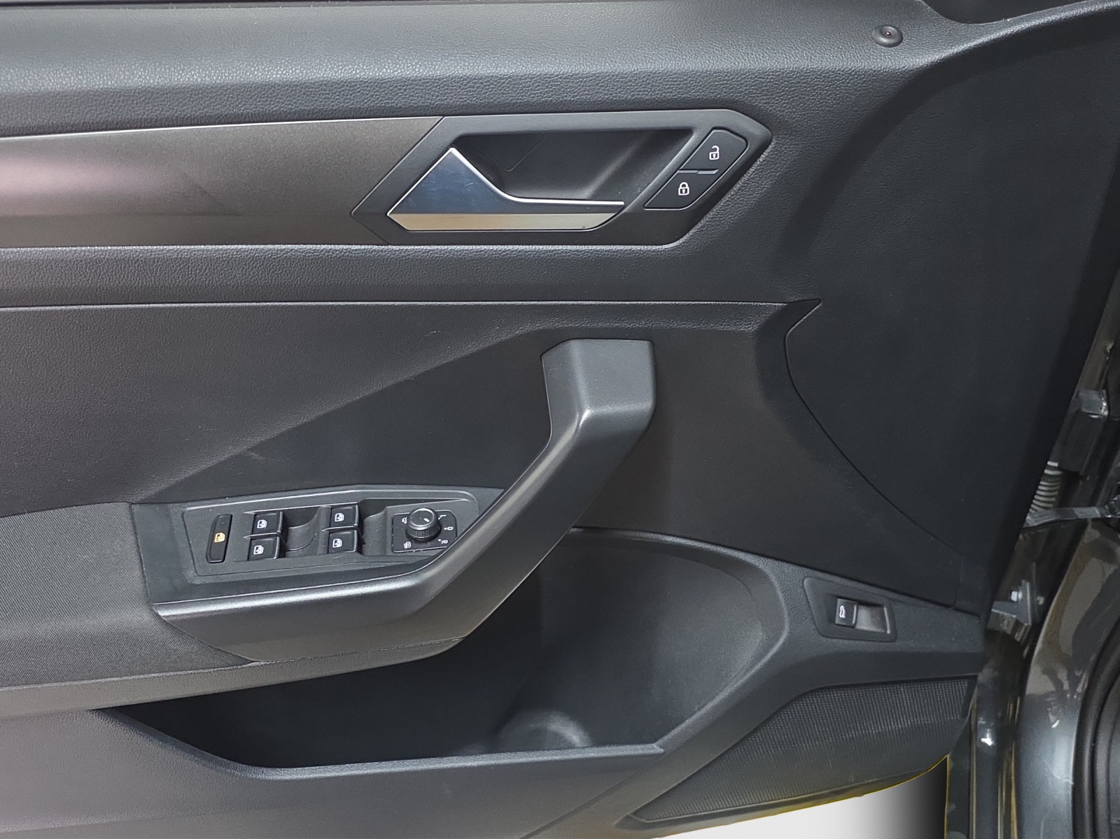 VW T-Roc 2.0 TSI Advance DSG 4Motion-image-14