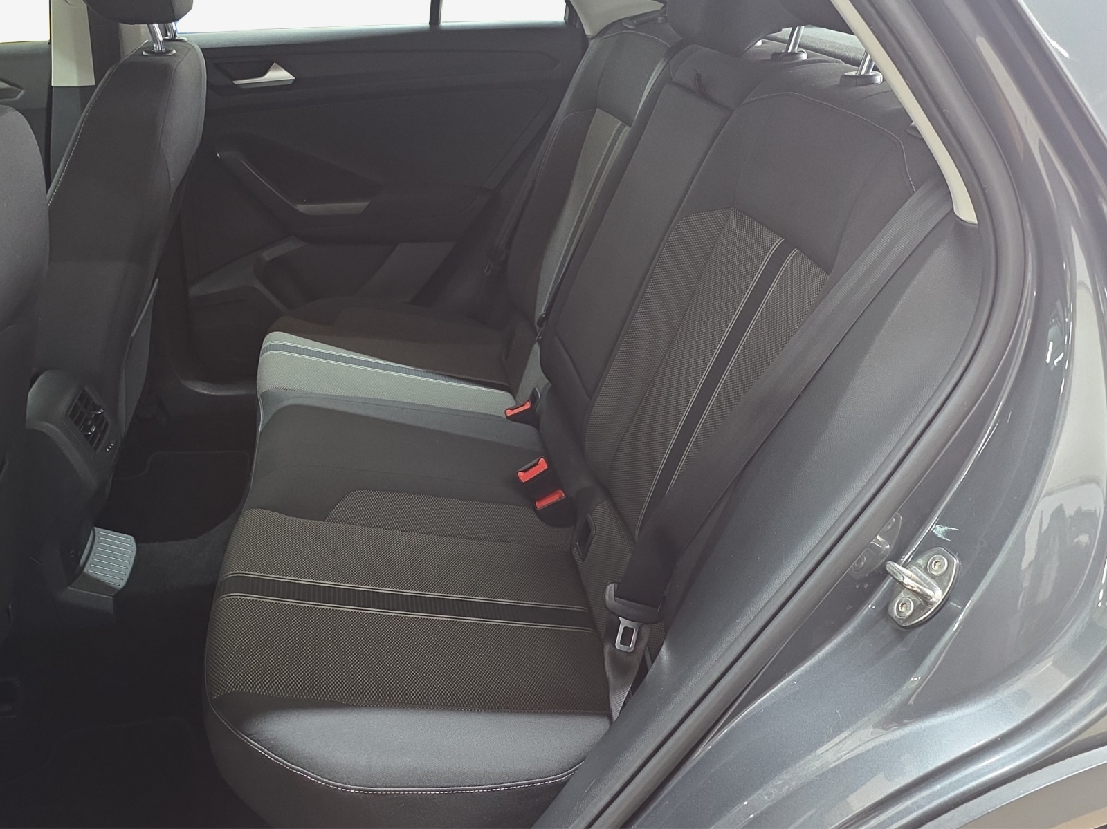 VW T-Roc 2.0 TSI Advance DSG 4Motion-image-11