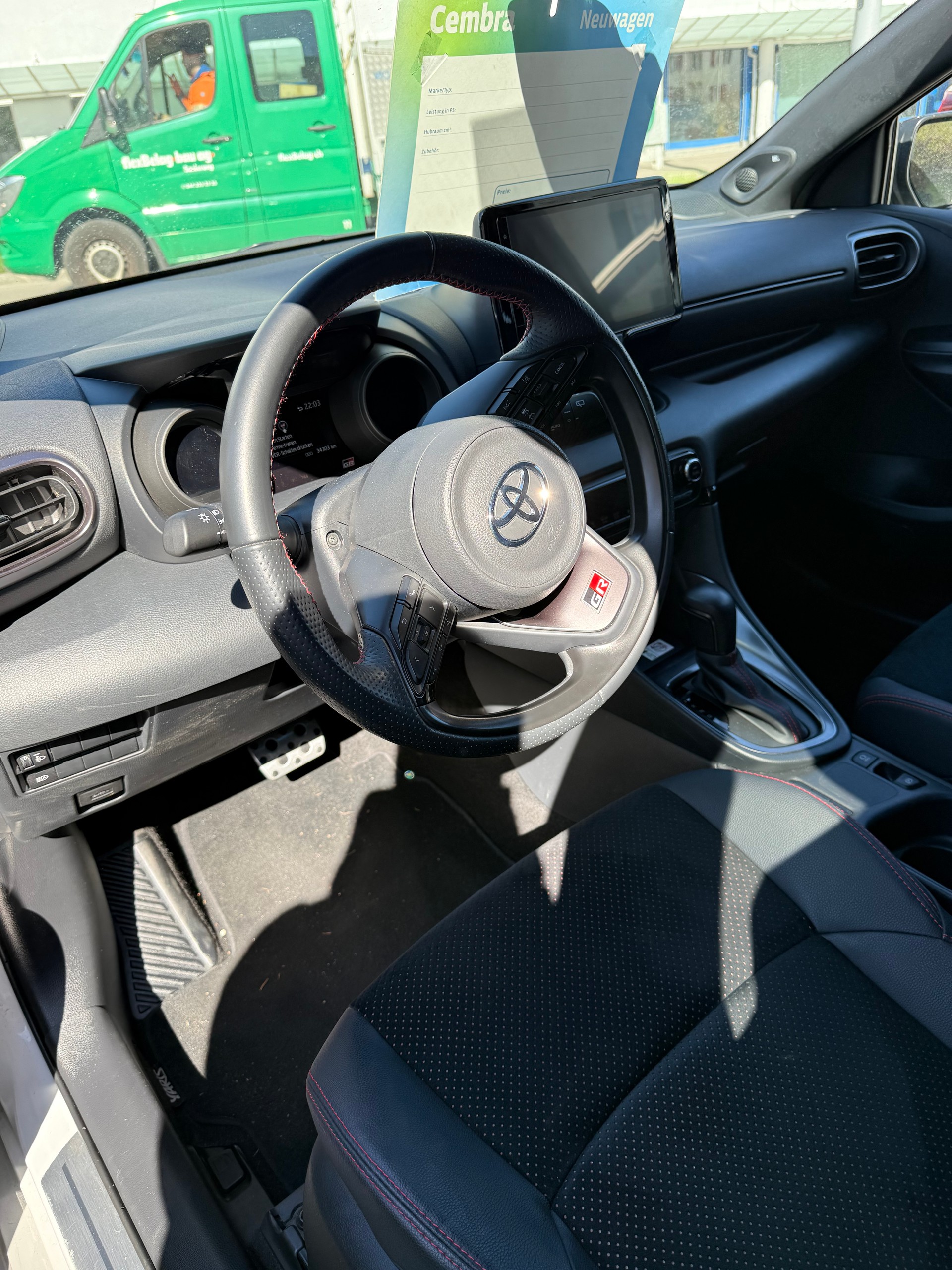 TOYOTA Yaris 1.5 GR Sport e-CVT-image-4