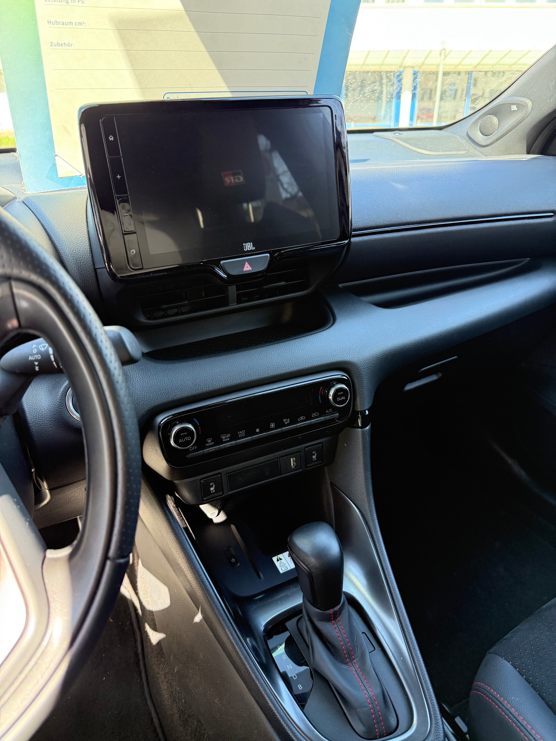 TOYOTA Yaris 1.5 GR Sport e-CVT-image-5