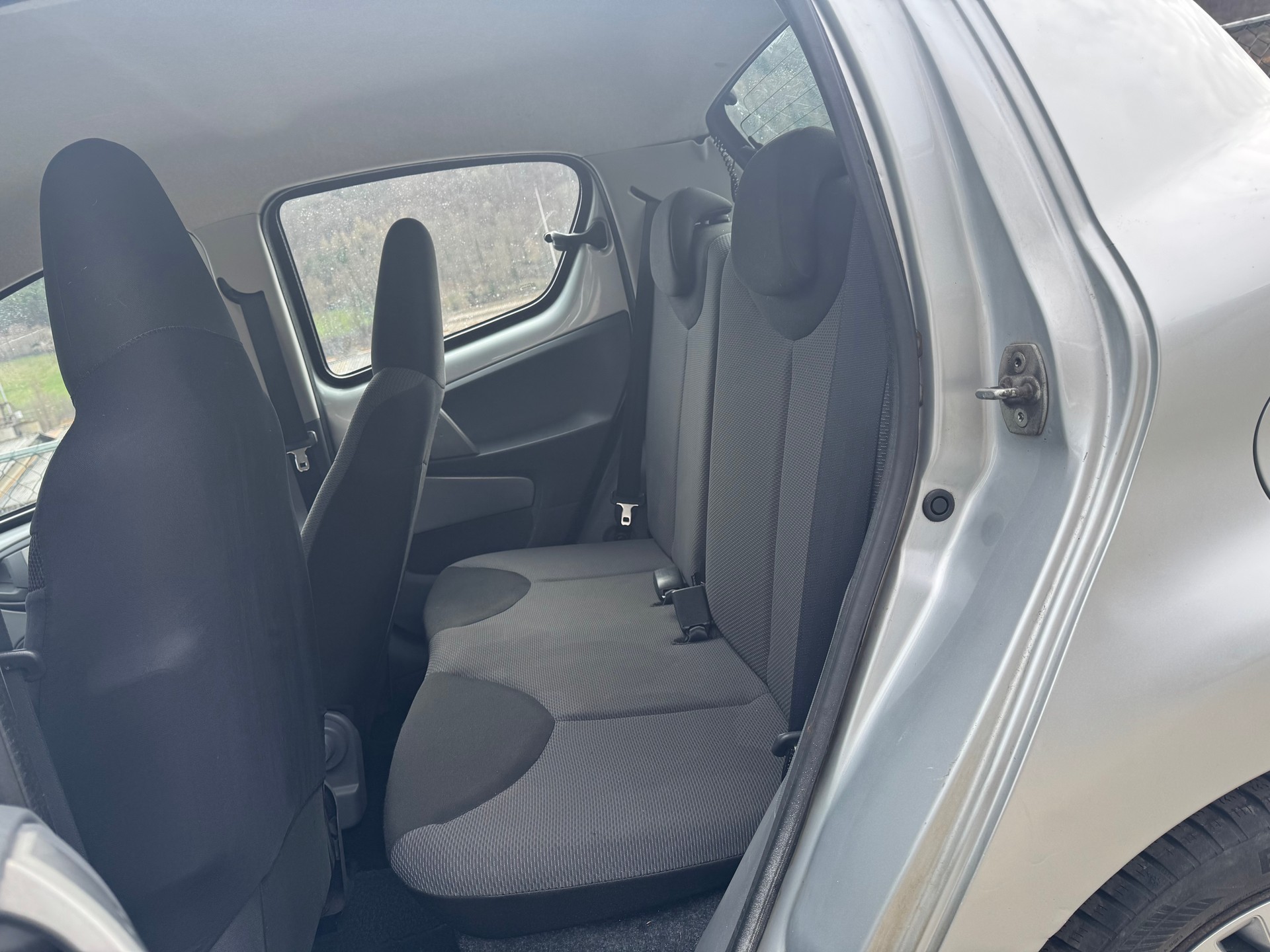 TOYOTA Aygo 1.0 Linea Sol-image-9