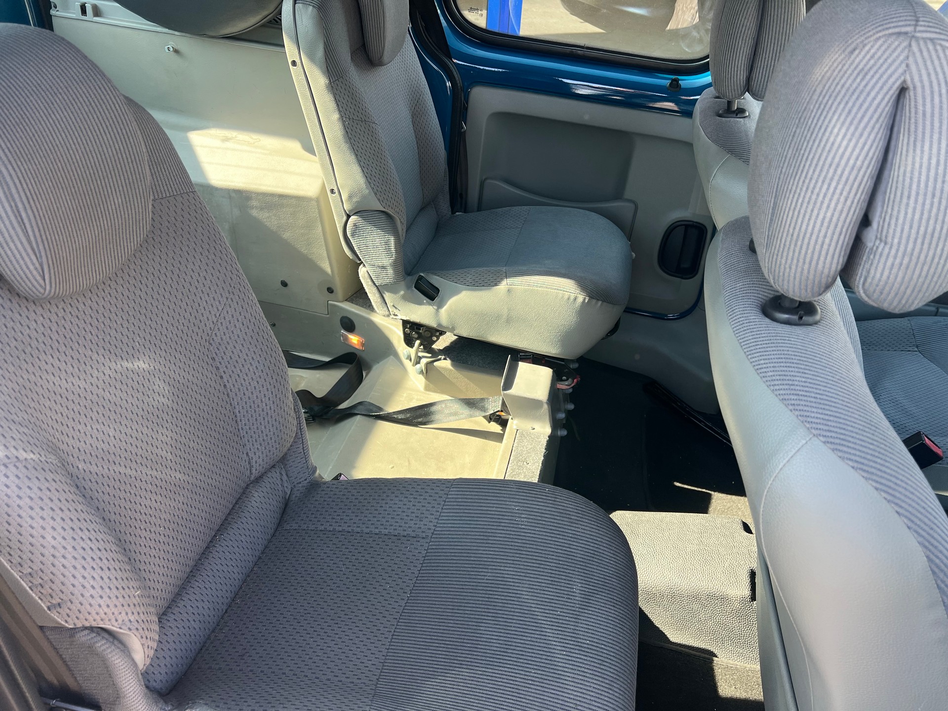 RENAULT Kangoo 1.4 Authentique-image-4