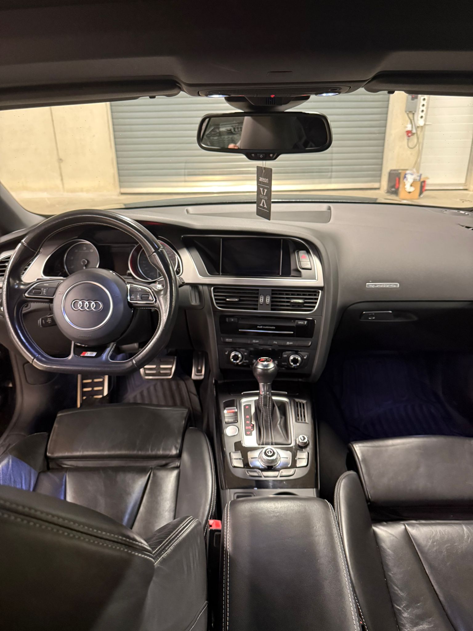 AUDI S5 Cabrio 3.0 TFSI quattro S-tronic-image-12