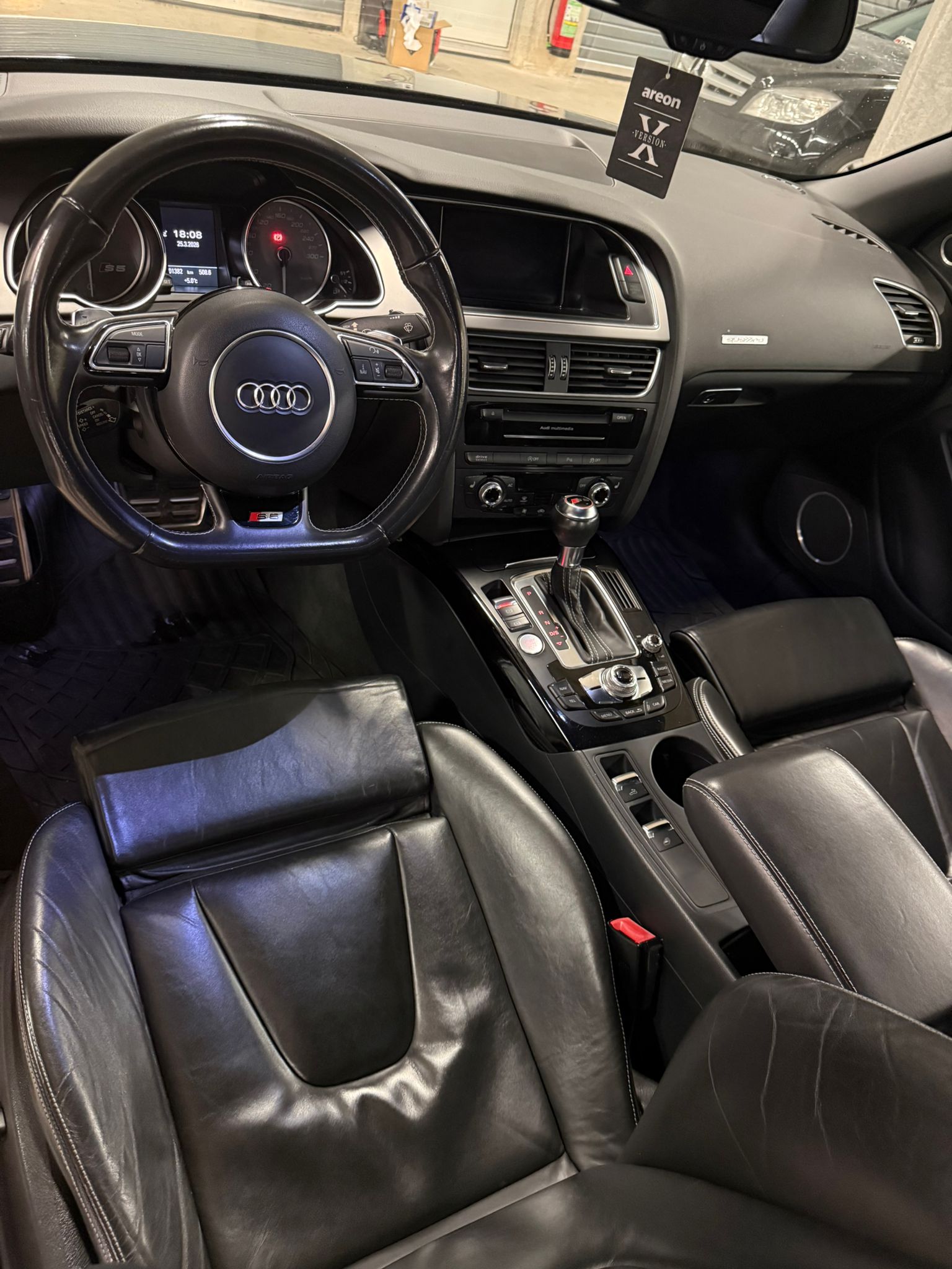 AUDI S5 Cabrio 3.0 TFSI quattro S-tronic-image-11