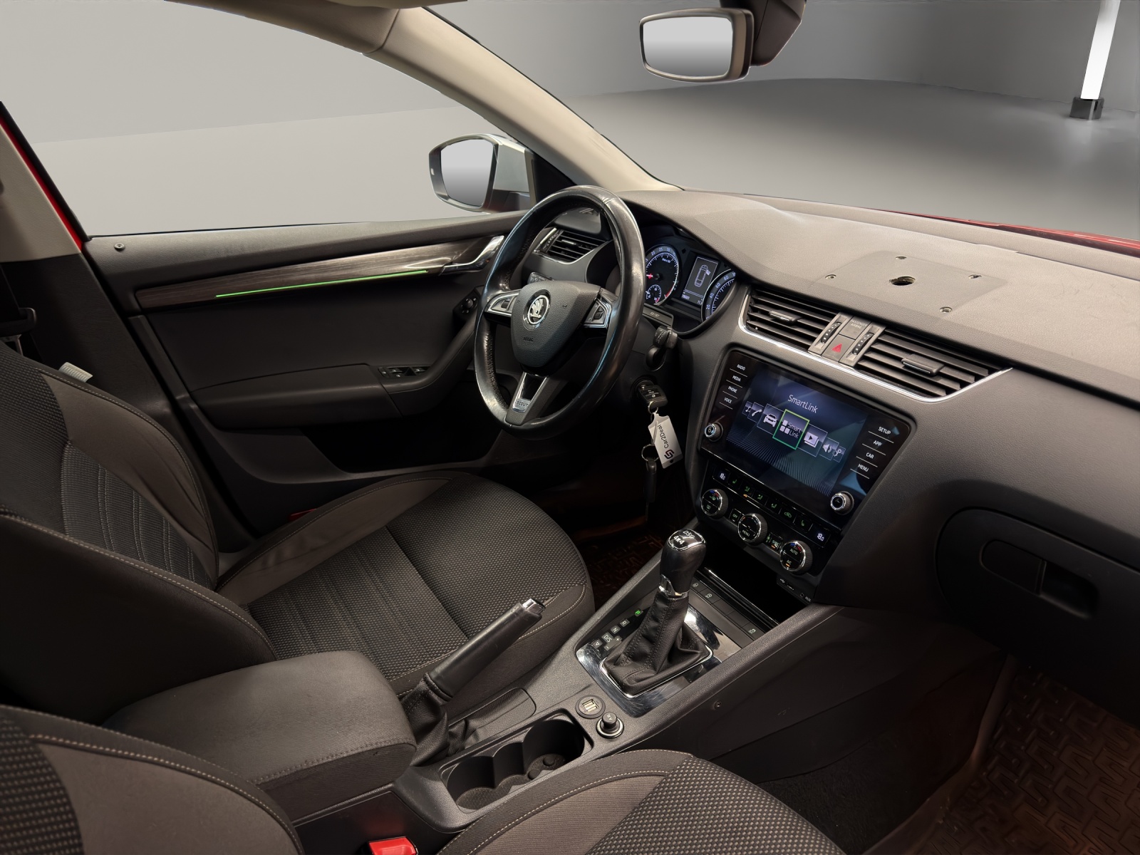 SKODA Octavia Combi 2.0 TDI Scout 4x4 DSG-image-11