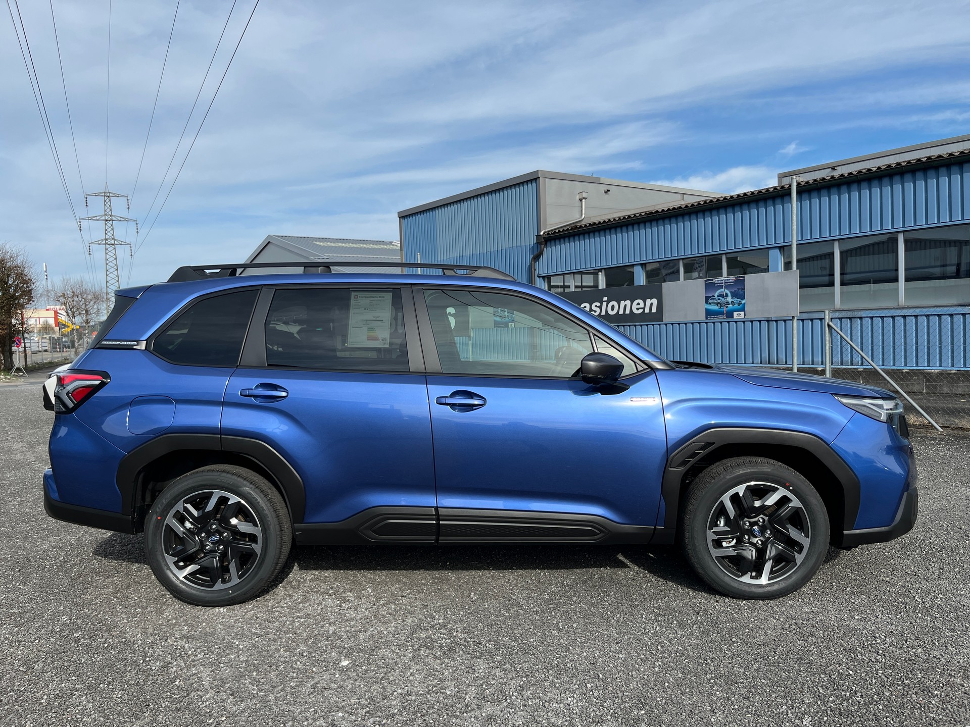 SUBARU Forester 2.0i e-Boxer Swiss Plus Lineartronic-image-11