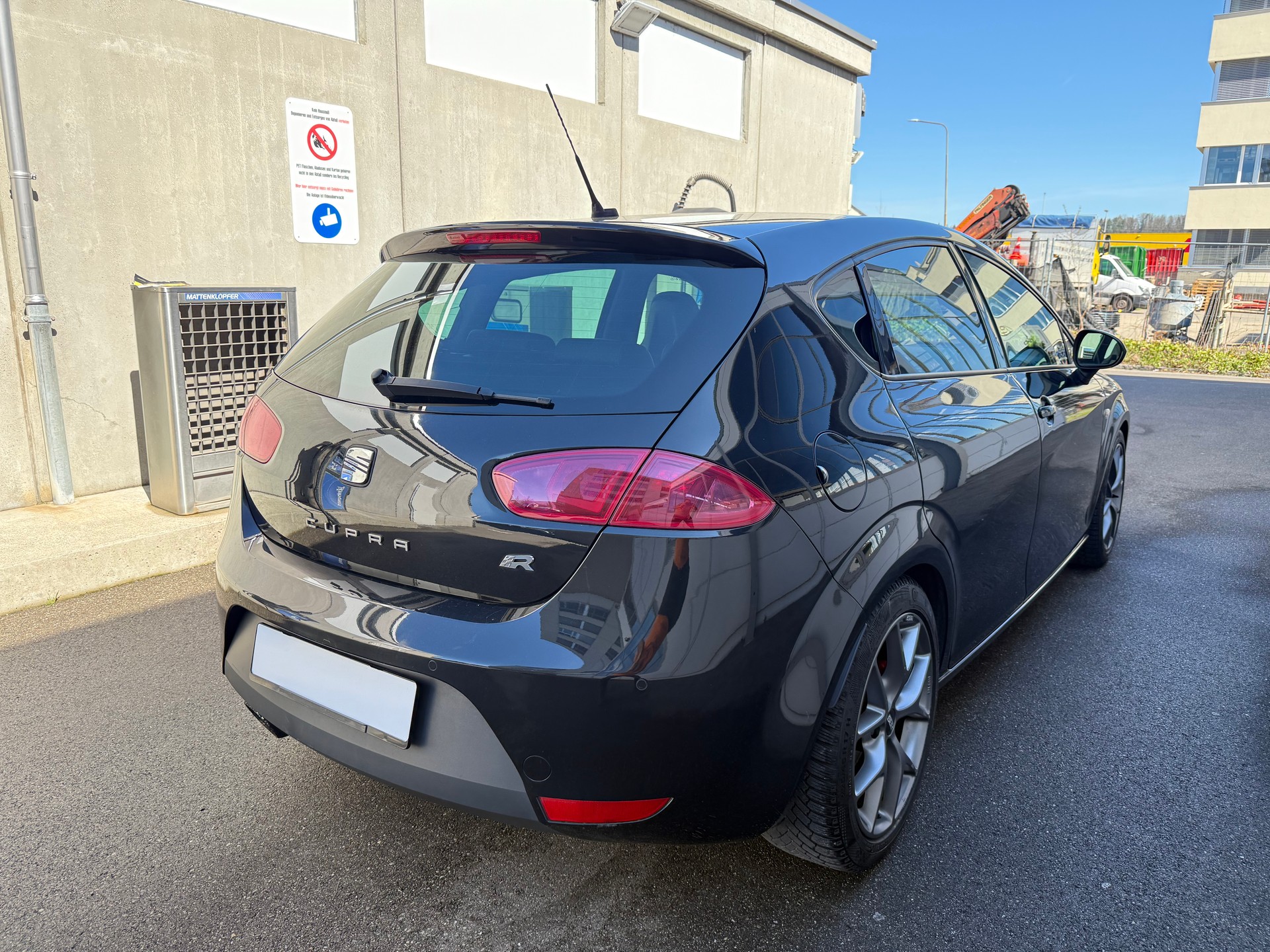 SEAT Leon 2.0 TSI Cupra R Advantage *Frisch ab MFK *Tempomat *(17" BBS+ 19" originale Cupra) *Lederausstattung *2 Schlüssel-image-3