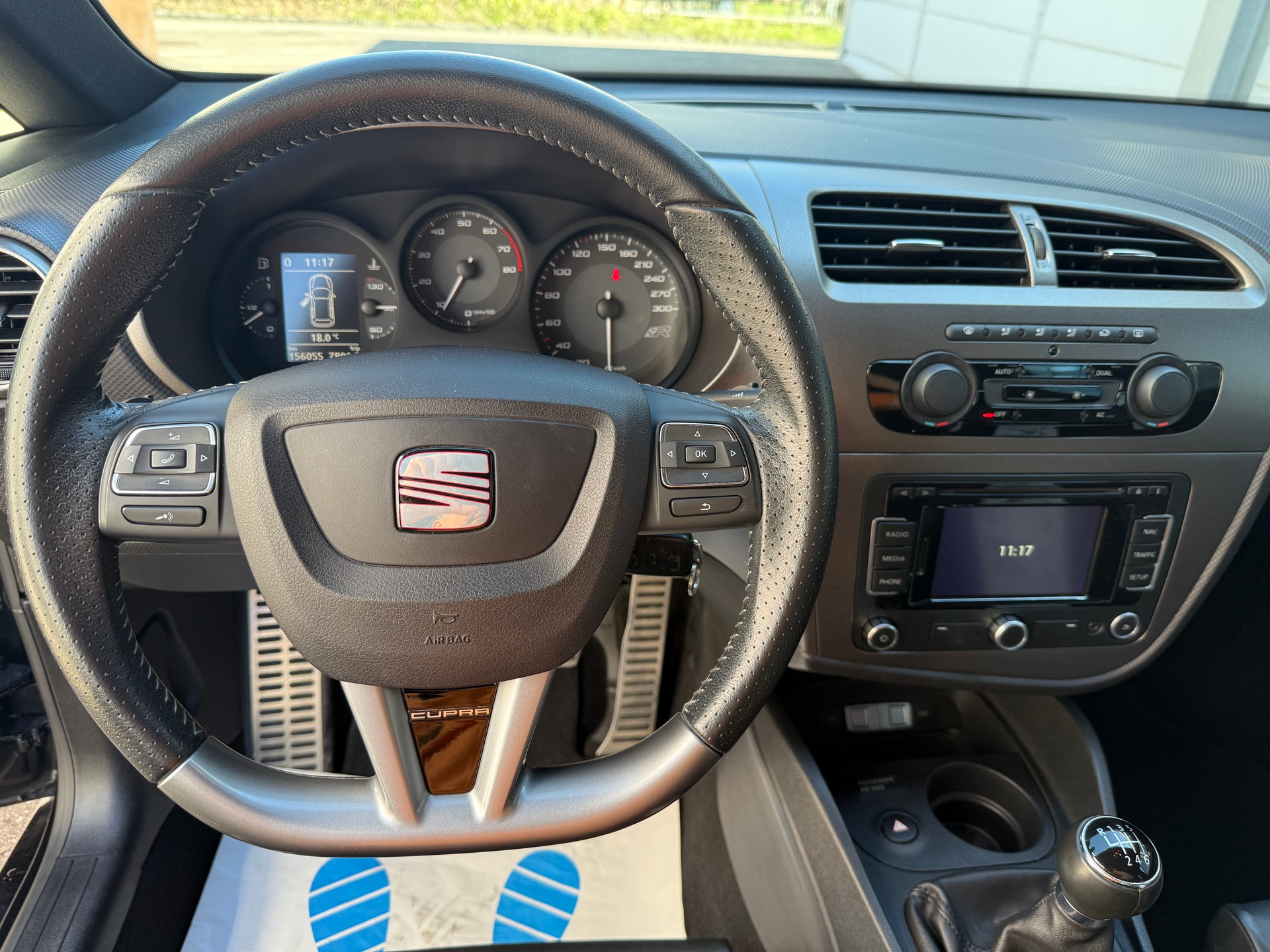 SEAT Leon 2.0 TSI Cupra R Advantage *Frisch ab MFK *Tempomat *(17" BBS+ 19" originale Cupra) *Lederausstattung *2 Schlüssel-image-11