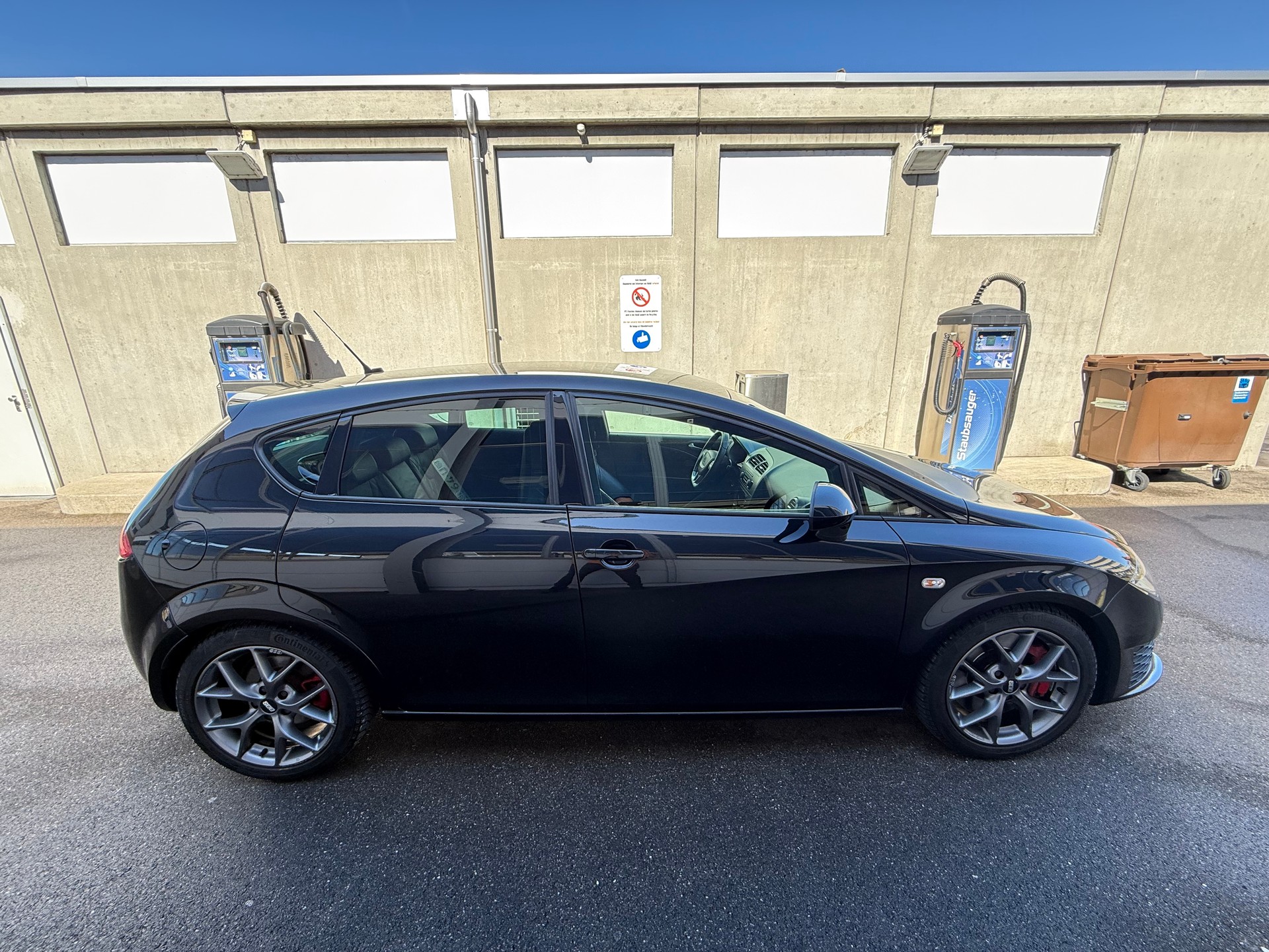 SEAT Leon 2.0 TSI Cupra R Advantage *Frisch ab MFK *Tempomat *(17" BBS+ 19" originale Cupra) *Lederausstattung *2 Schlüssel-image-2