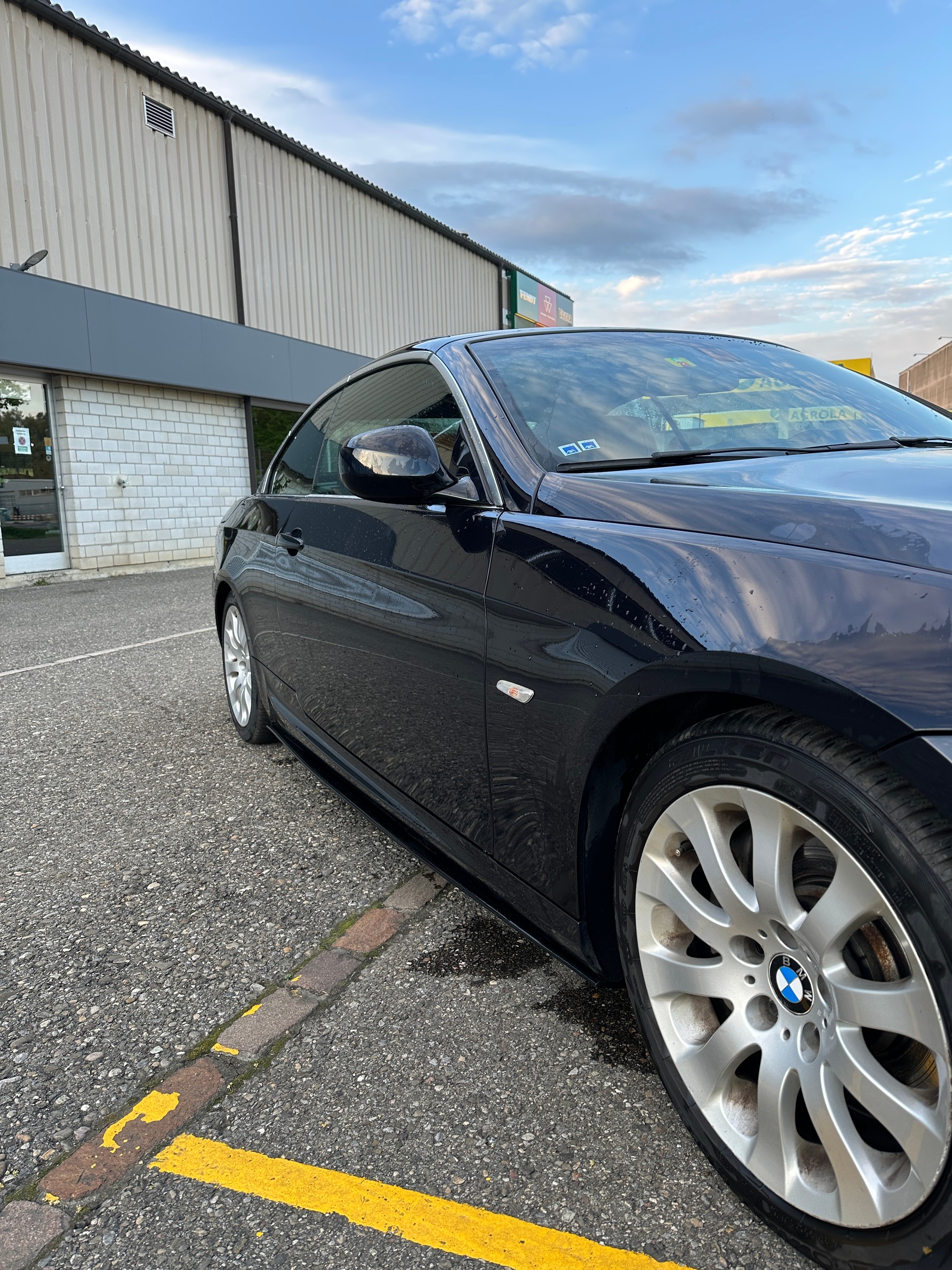 BMW 335i Cabriolet DSG-image-14