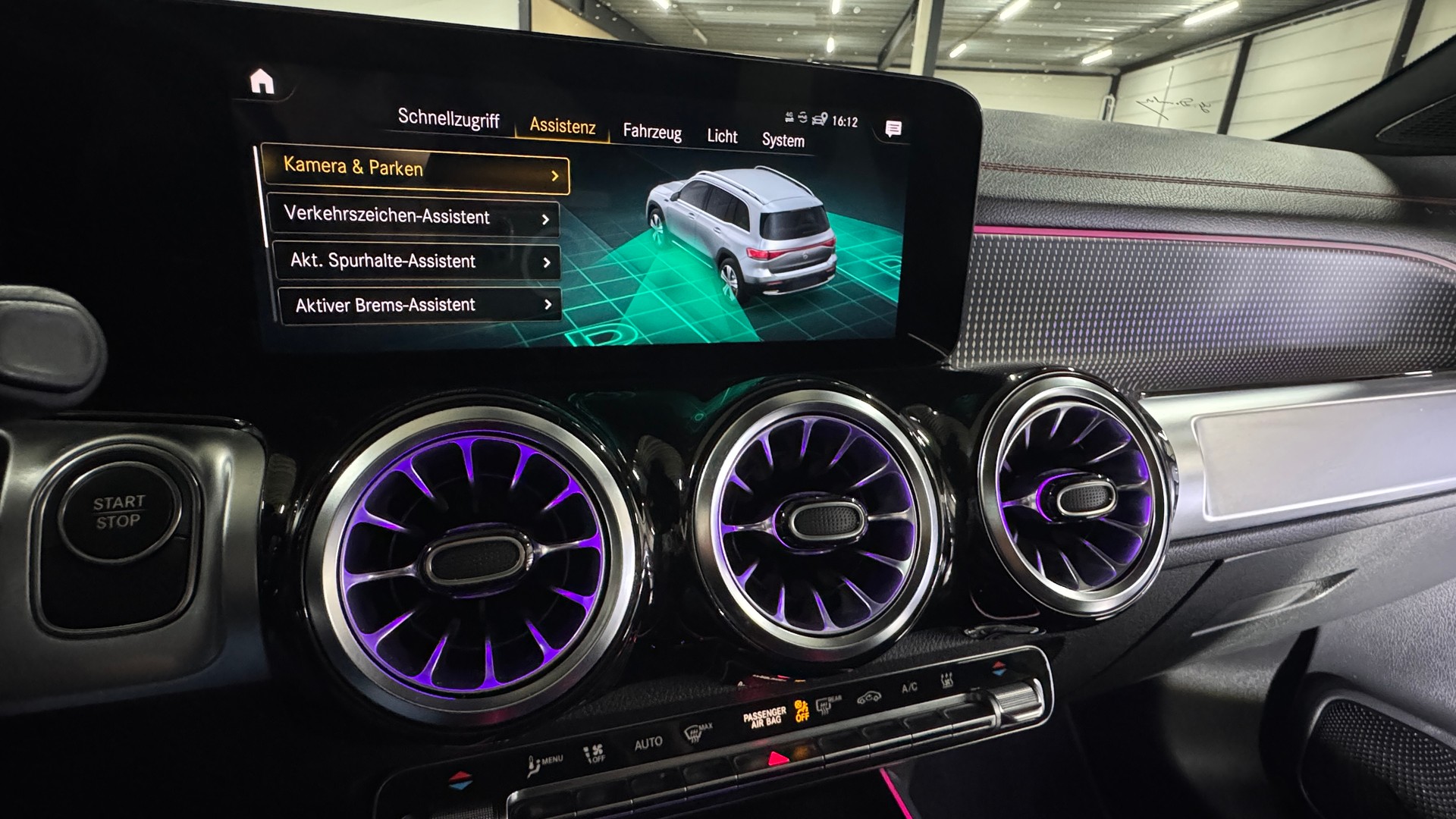 MERCEDES-BENZ EQB 350 AMG Line 4Matic / Wärmepumpe-image-18