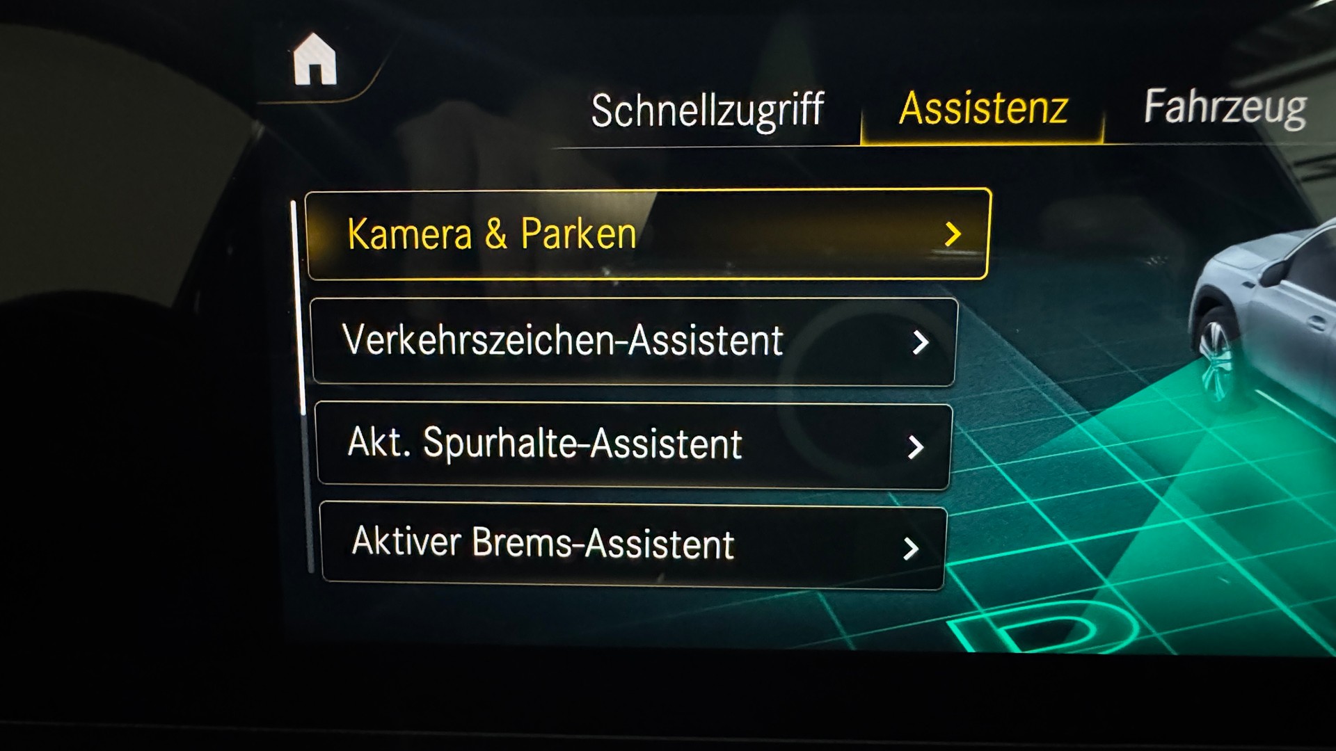 MERCEDES-BENZ EQB 350 AMG Line 4Matic / Wärmepumpe-image-17