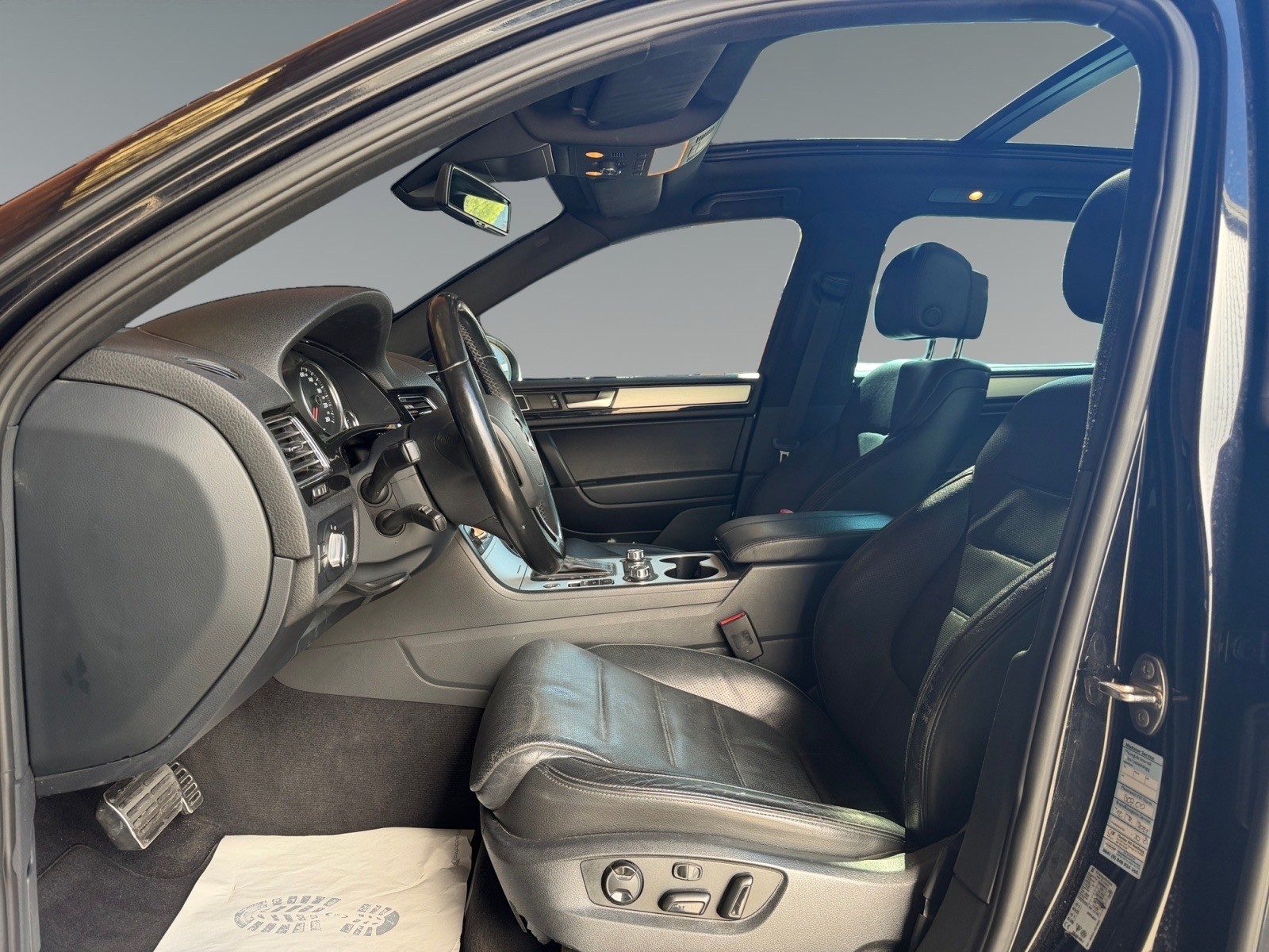 VW Touareg 4.2 TDI Tiptronic *AHK*PANO*STANDHEIZUNG*SITZLÜFTUNG*-image-7