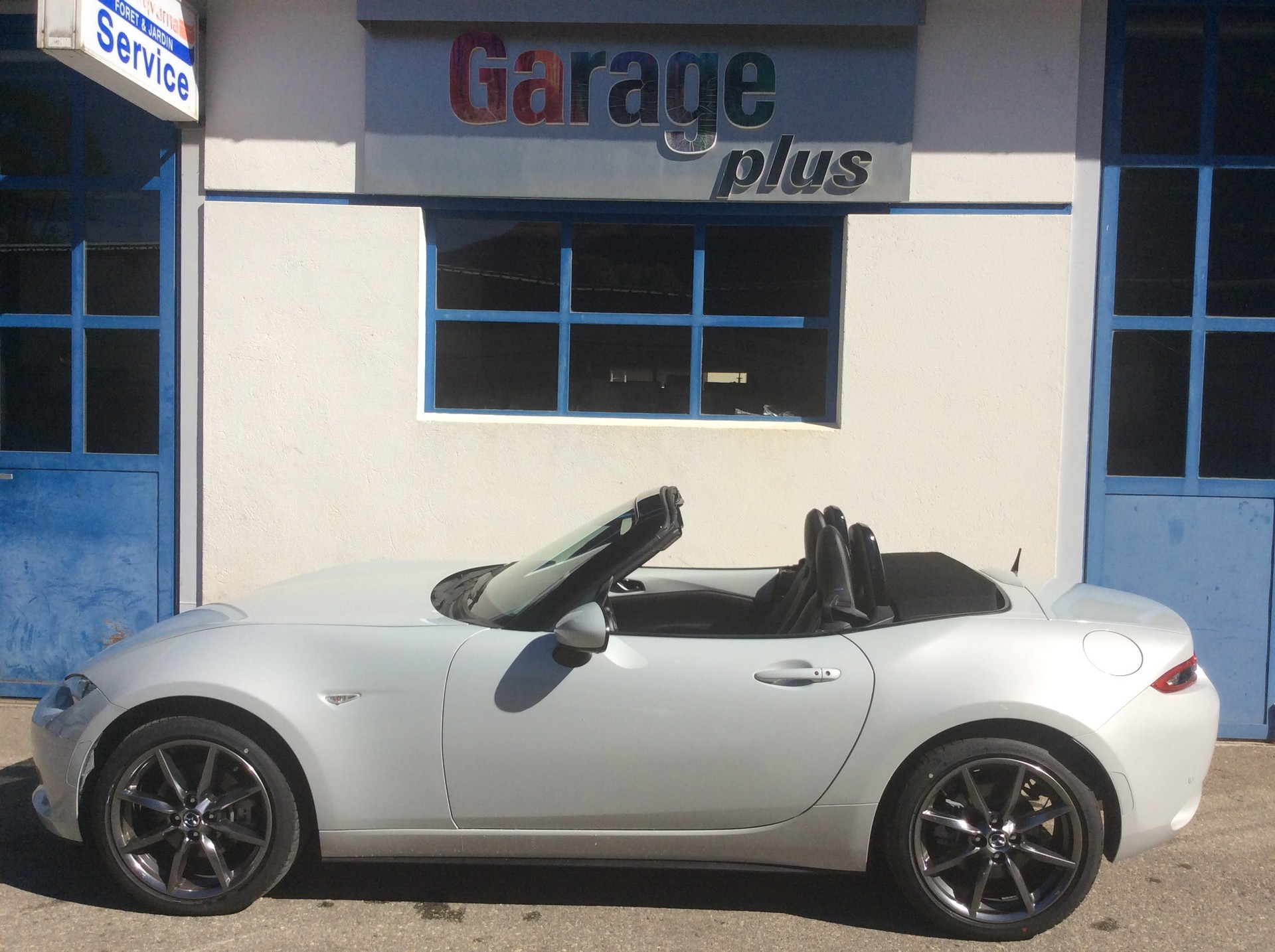 MAZDA MX-5 SKYACTIV-G 160 Revolution-image-3