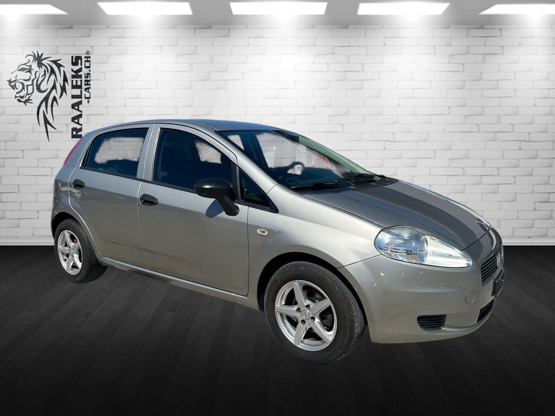 FIAT Punto 1.4 Dynamic-showroom-element-1