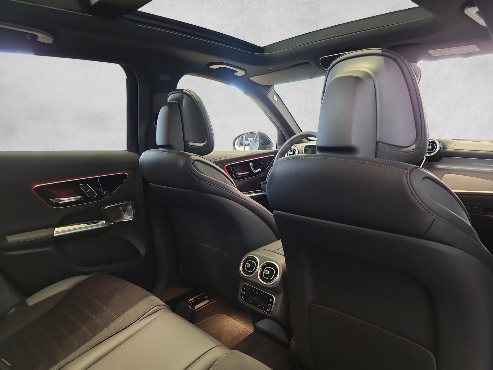 MERCEDES-BENZ GLC 220 d 4Matic 9G-Tronic-image-14