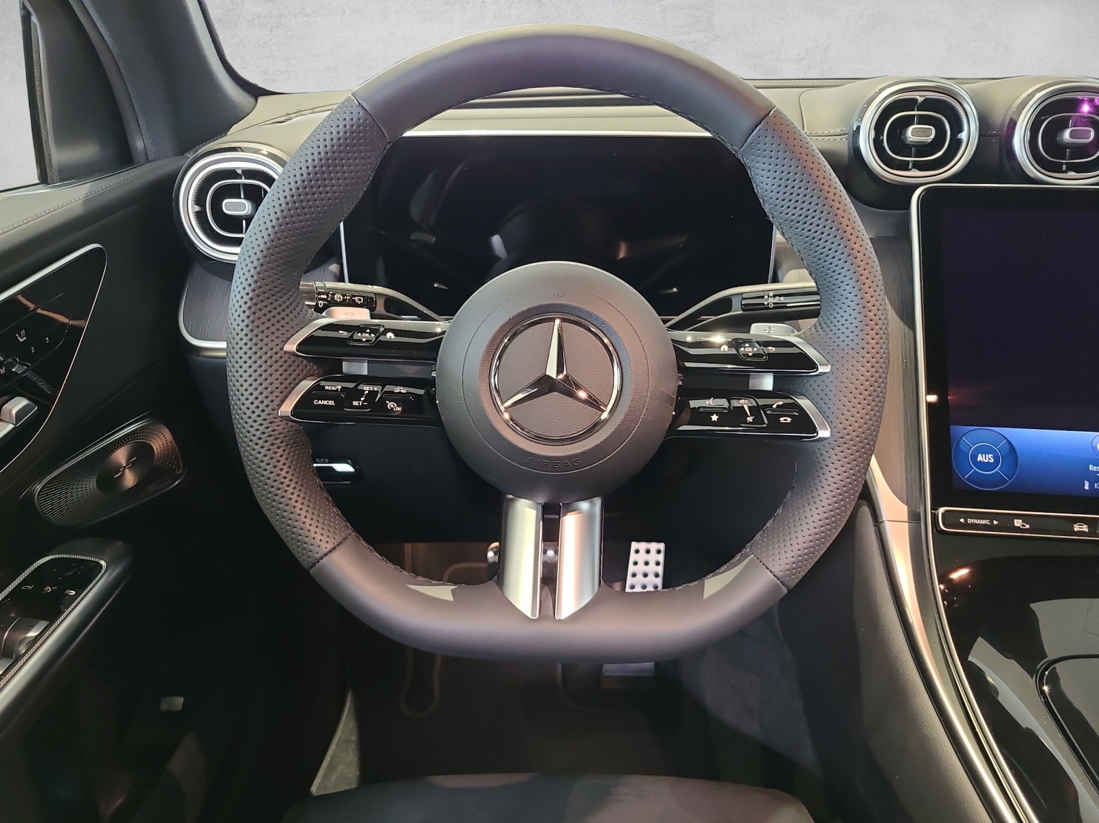 MERCEDES-BENZ GLC 220 d 4Matic 9G-Tronic-image-12