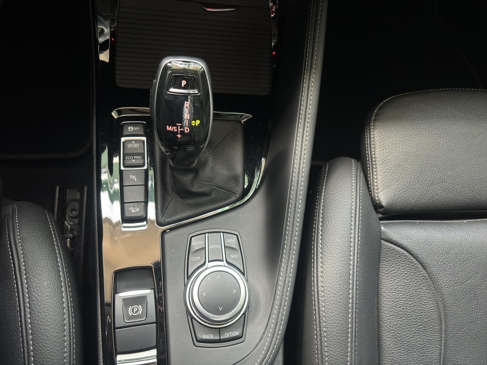 BMW X1 18d xDrive-image-7