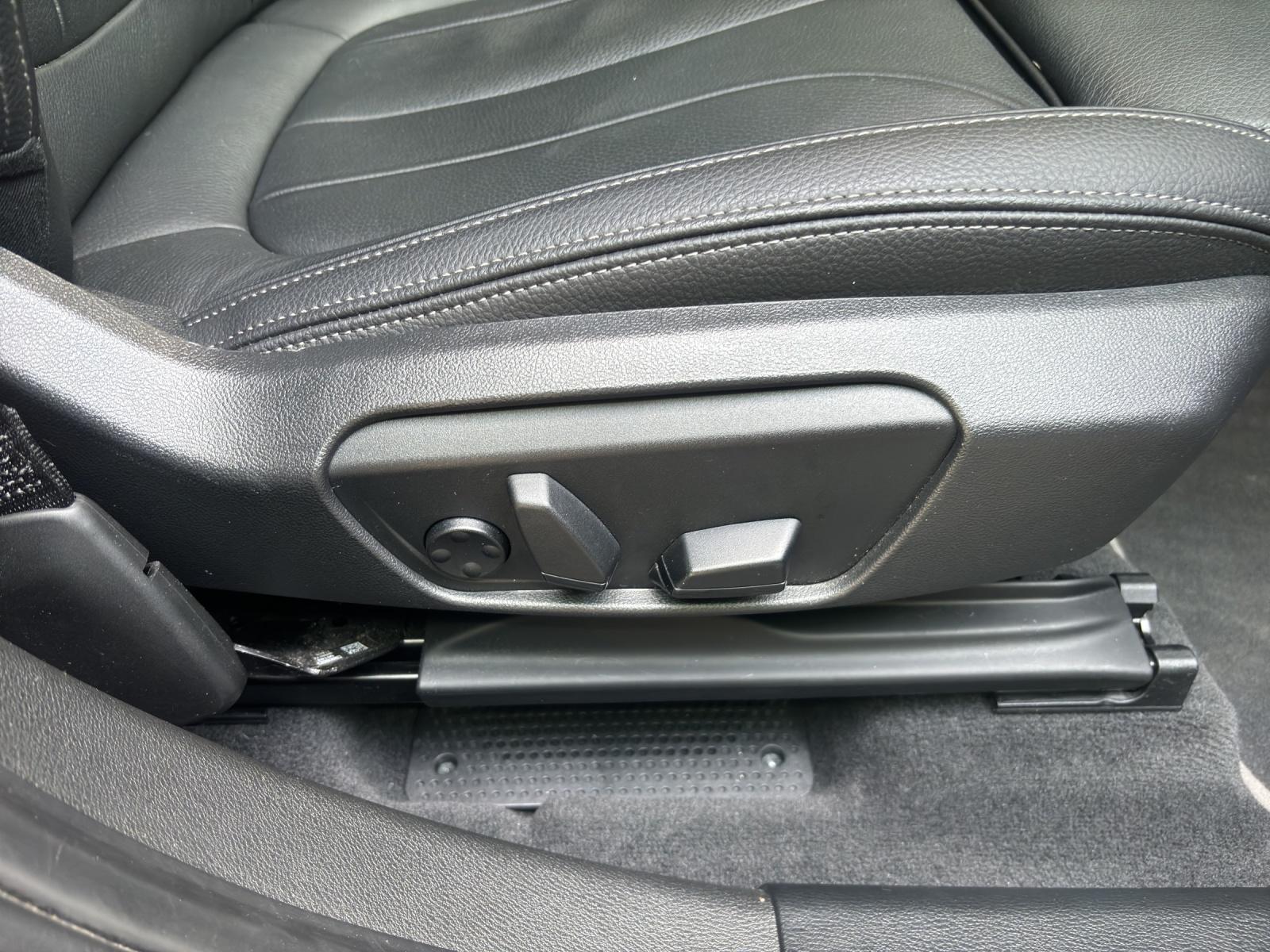 BMW X1 18d xDrive-image-24