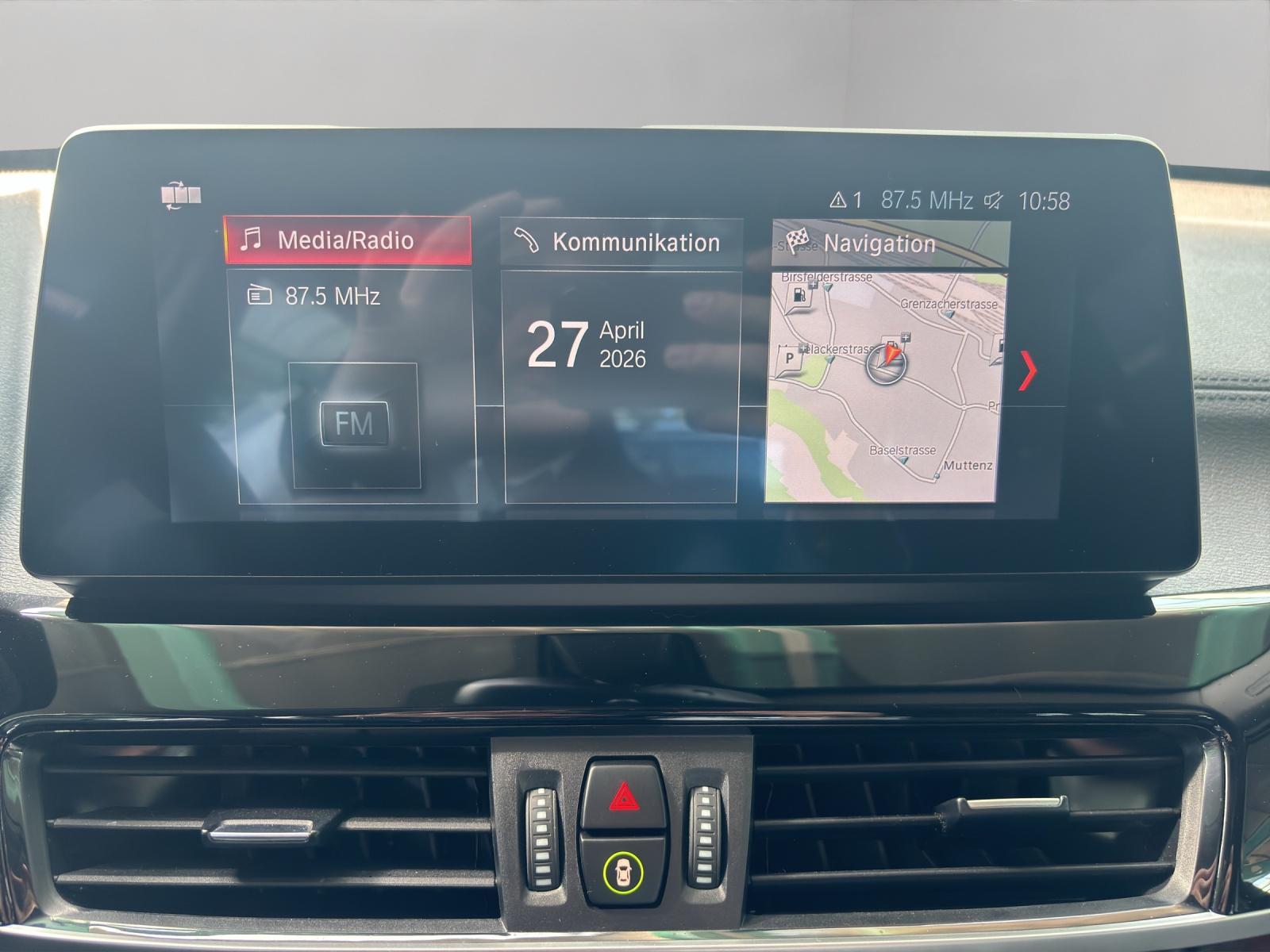 BMW X1 18d xDrive-image-9
