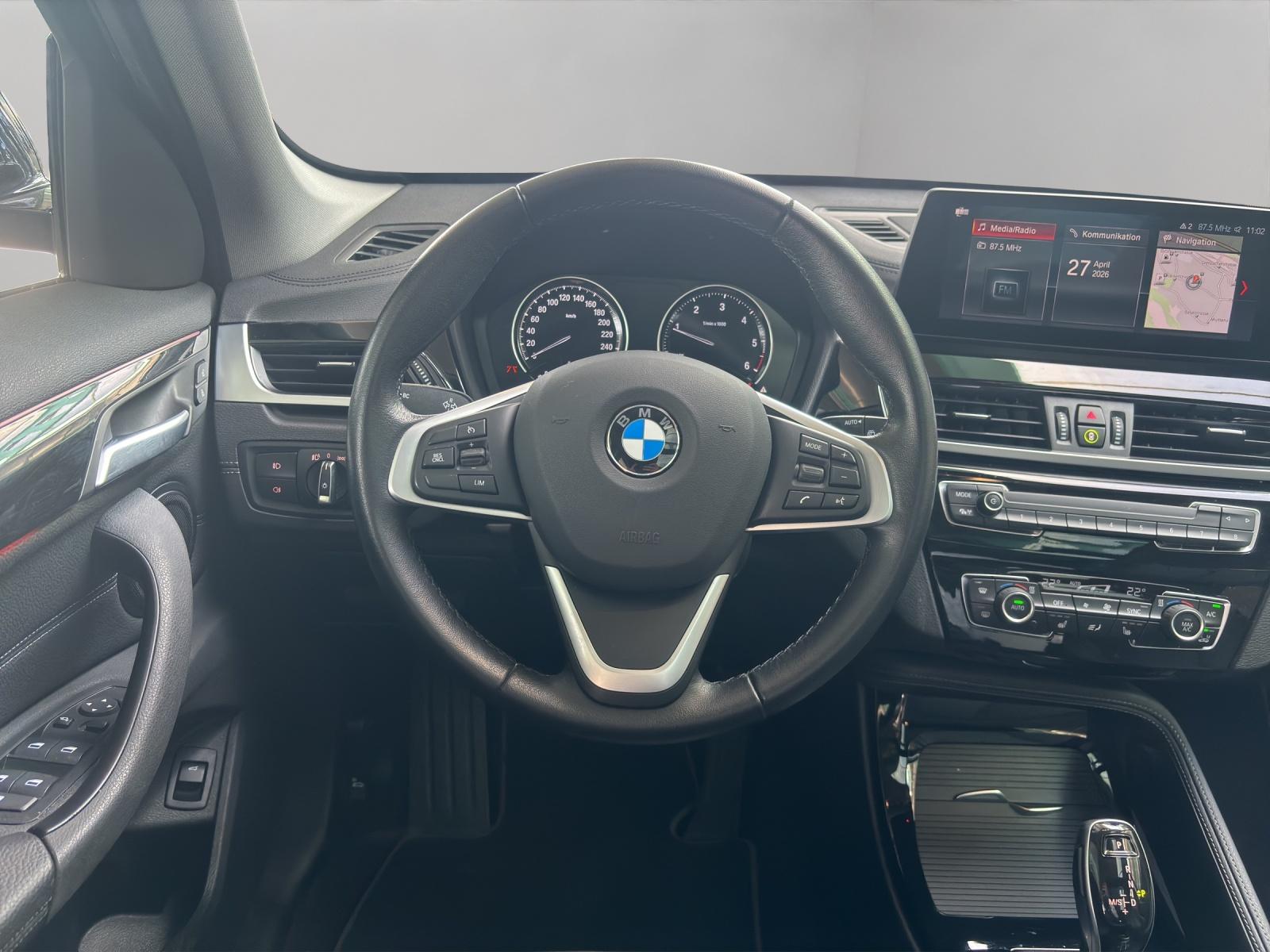 BMW X1 18d xDrive-image-5