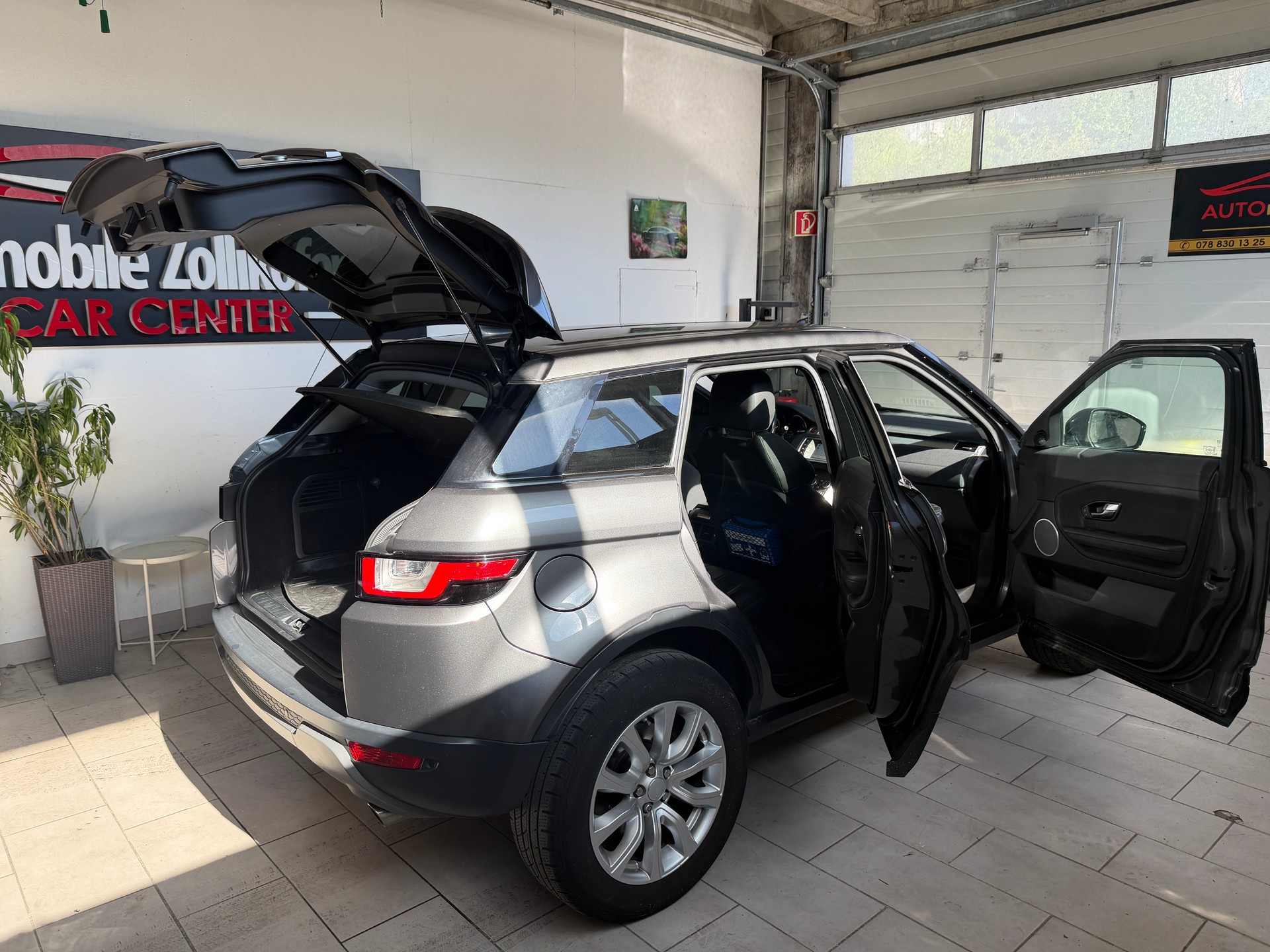 LAND ROVER Range Rover Evoque 2.0 TD4 SE Advantage AT9-image-12