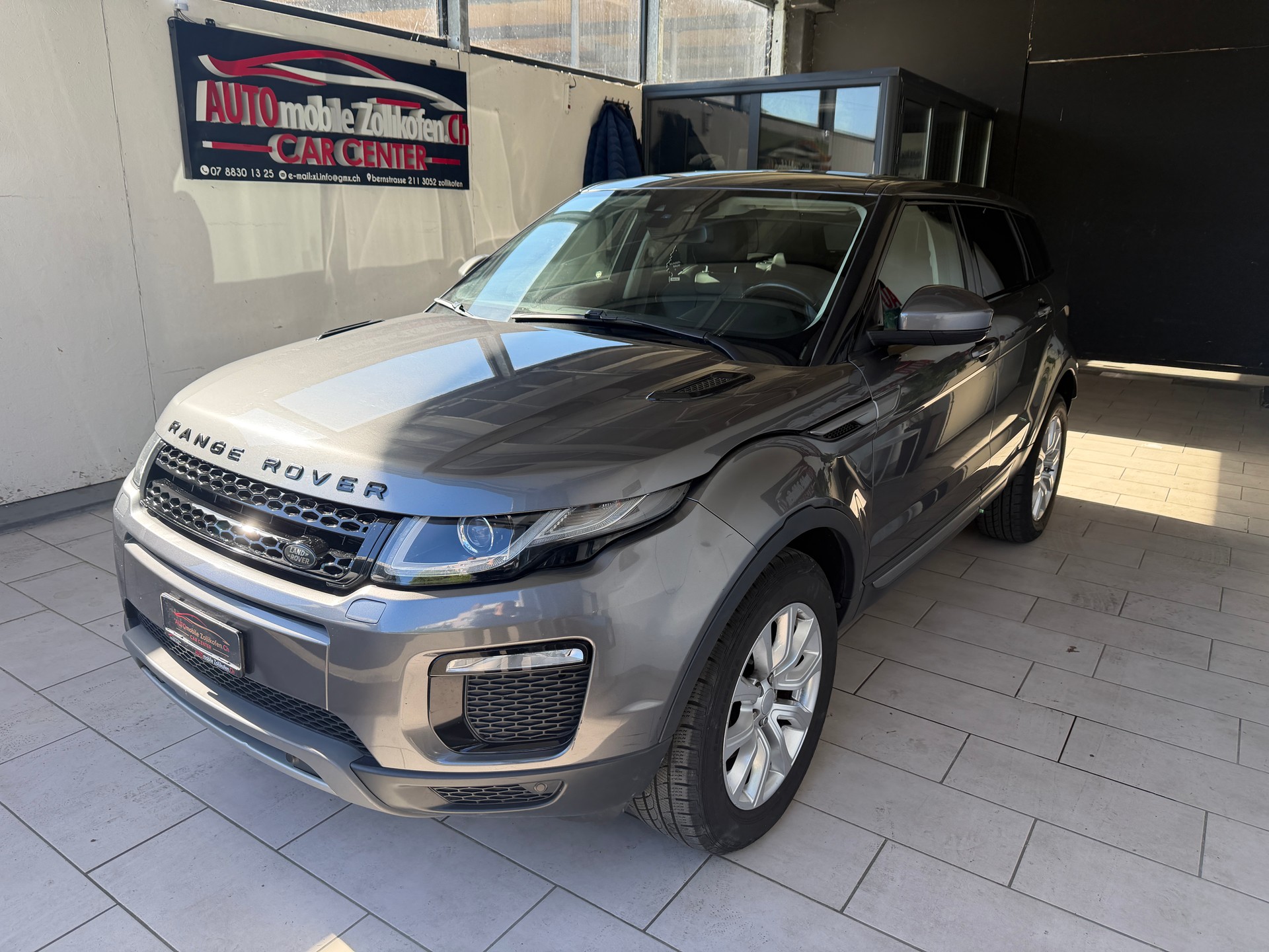 LAND ROVER Range Rover Evoque 2.0 TD4 SE Advantage AT9-image-1
