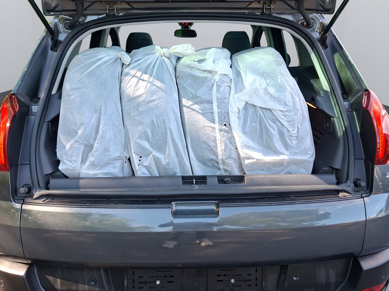 PEUGEOT 3008 1.6 16V T Platinum-image-6