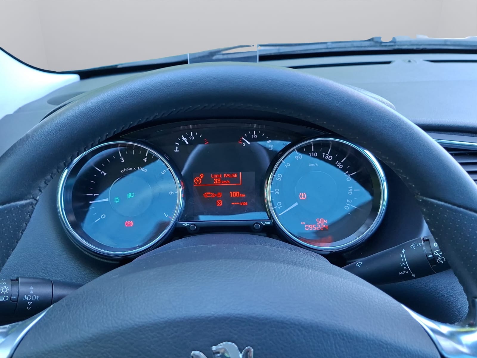 PEUGEOT 3008 1.6 16V T Platinum-image-14