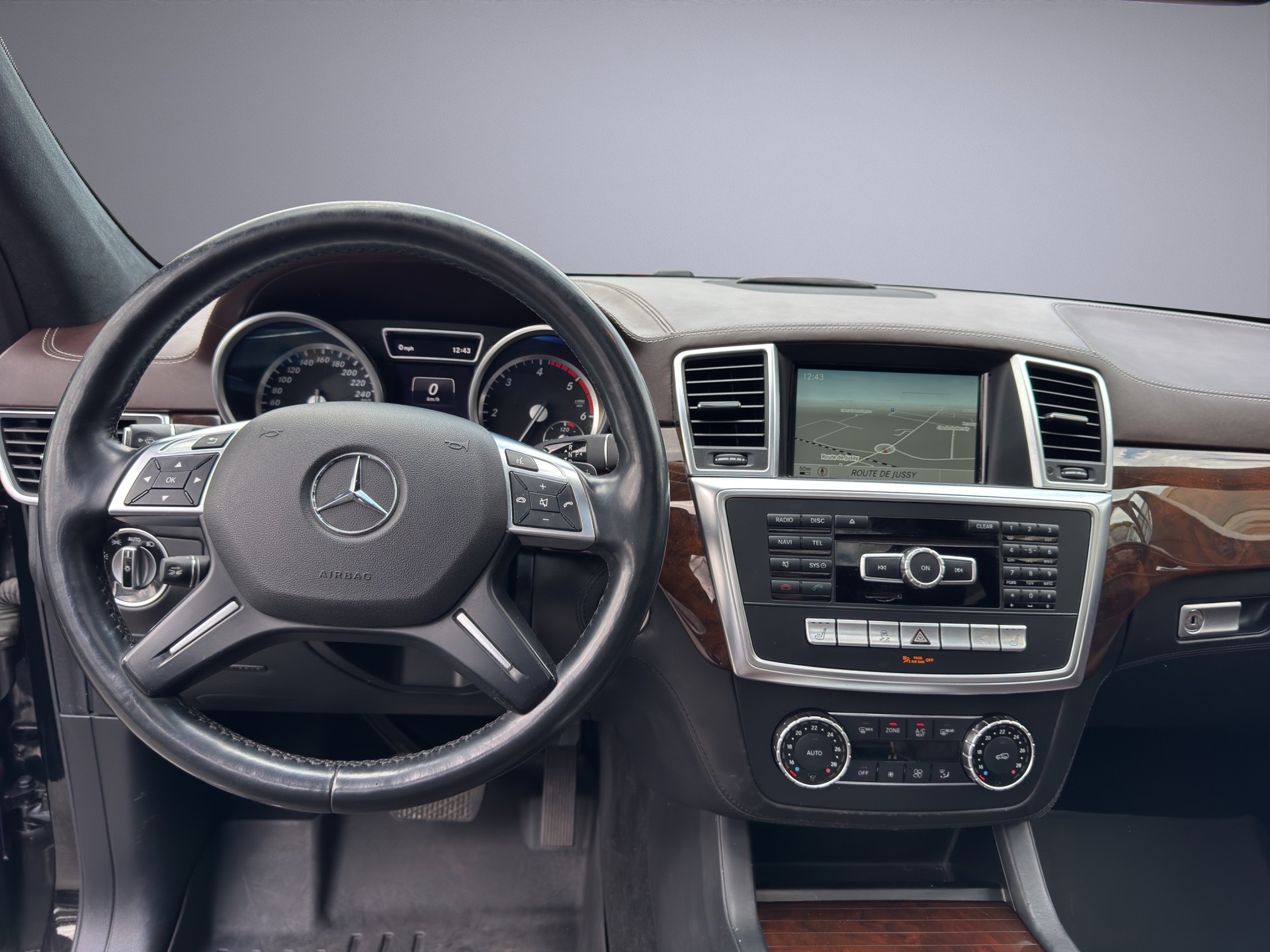 MERCEDES-BENZ GL 350 BlueTEC 4Matic 7G-TRONIC-image-11