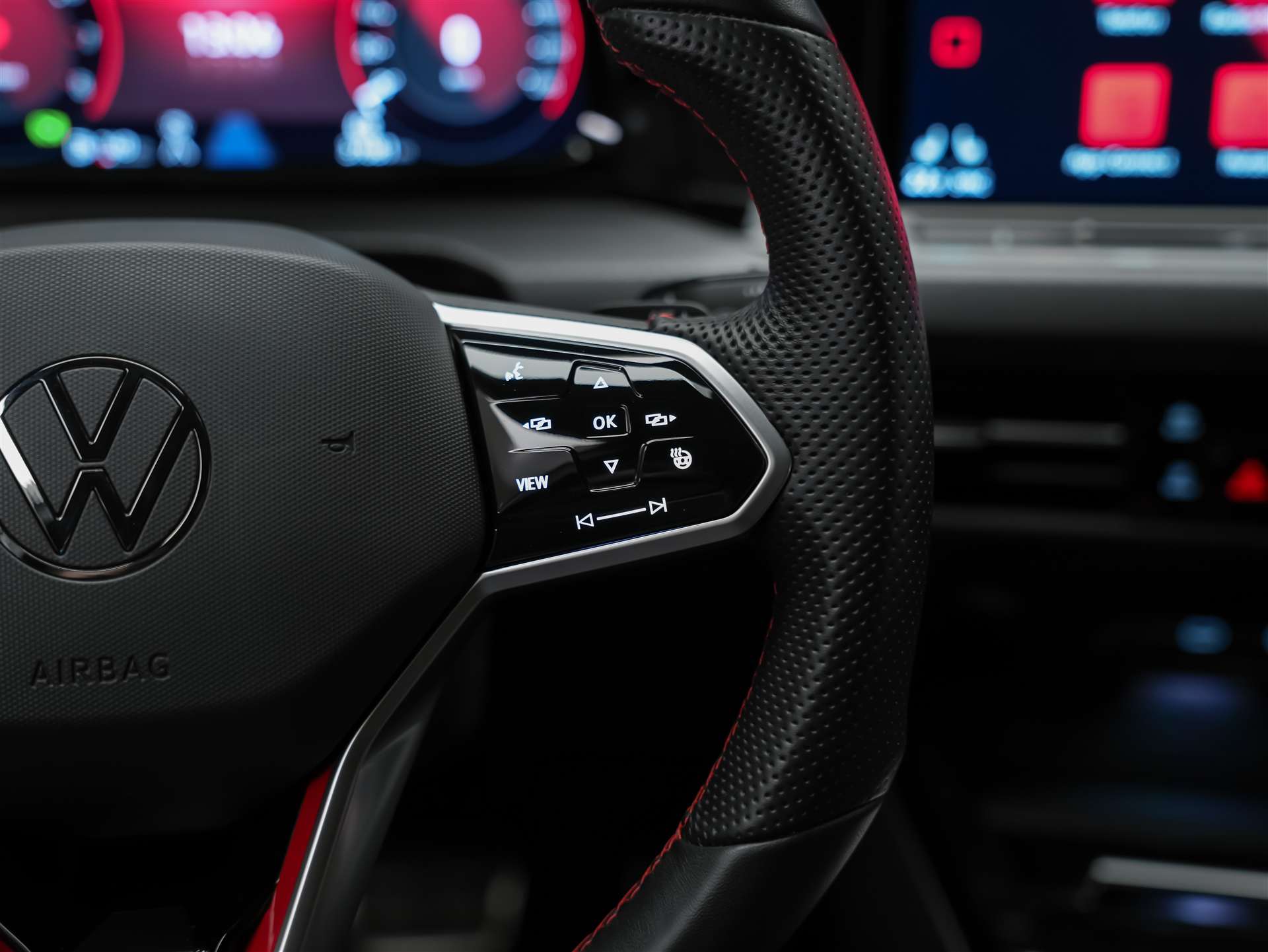 VW Golf VIII 2.0 TSI GTI DSG *Lenkrad Heizung*Sitzheizung*Rückfahrkamera*-image-27