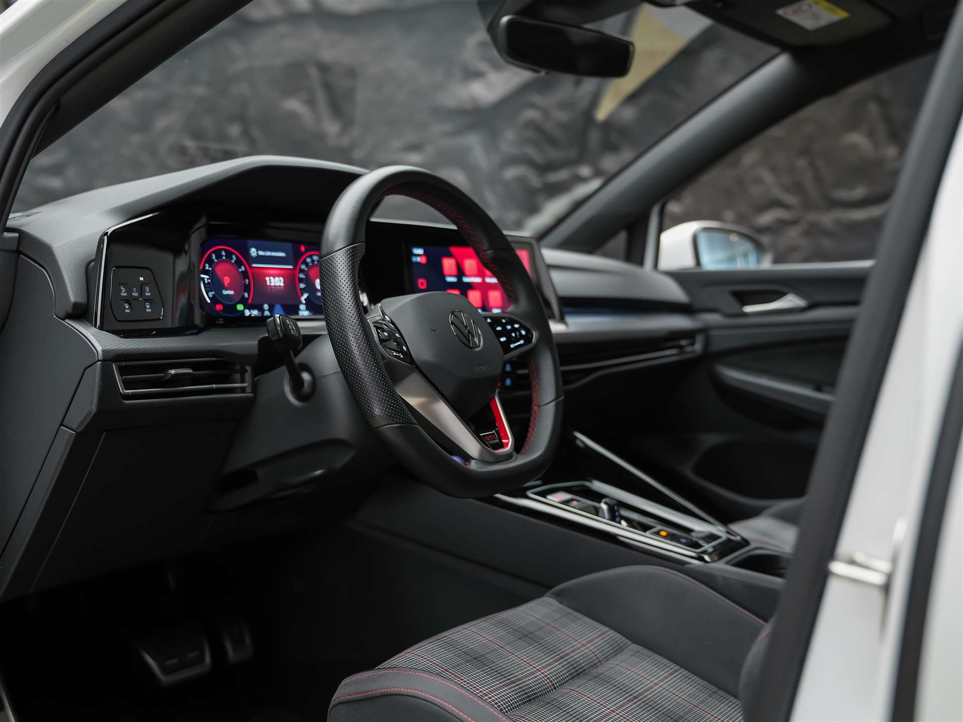 VW Golf VIII 2.0 TSI GTI DSG *Lenkrad Heizung*Sitzheizung*Rückfahrkamera*-image-8