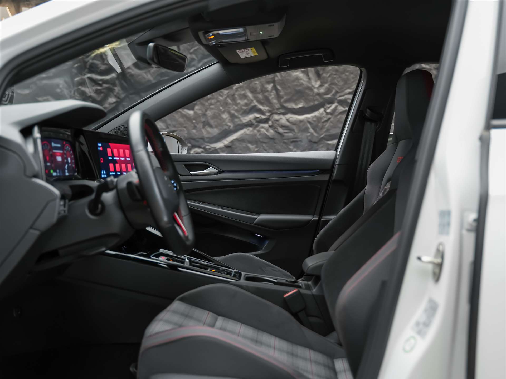 VW Golf VIII 2.0 TSI GTI DSG *Lenkrad Heizung*Sitzheizung*Rückfahrkamera*-image-9