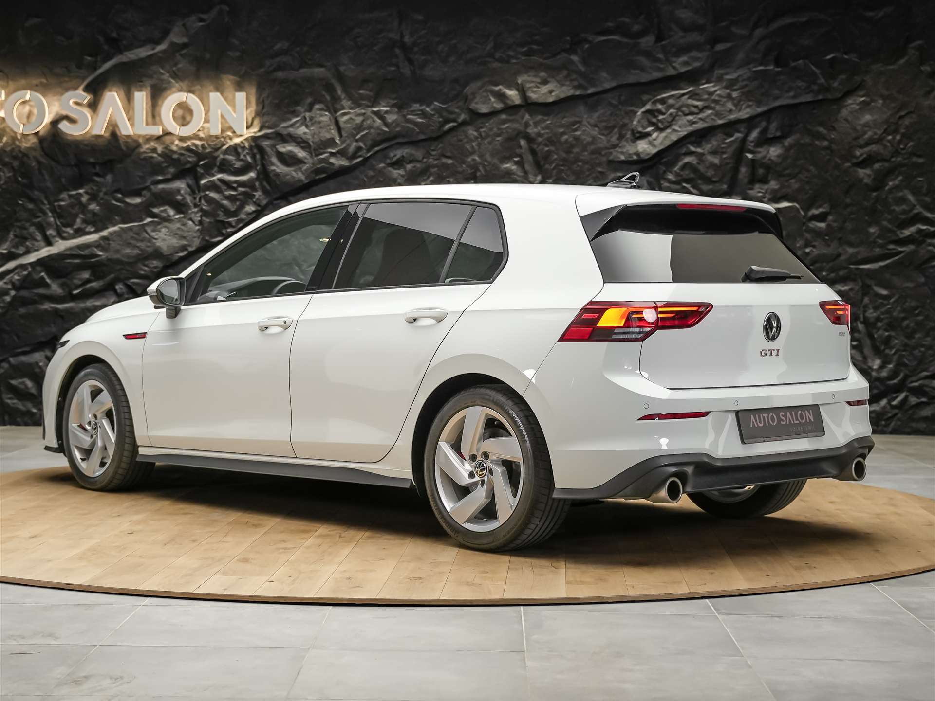 VW Golf VIII 2.0 TSI GTI DSG *Lenkrad Heizung*Sitzheizung*Rückfahrkamera*-showroom-element-3