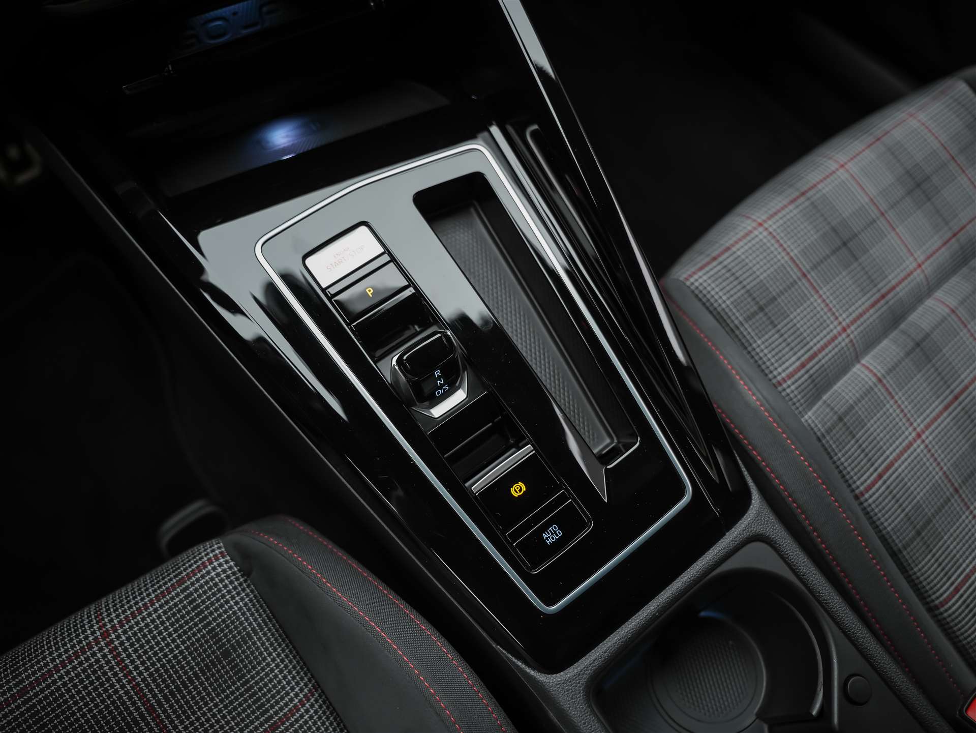 VW Golf VIII 2.0 TSI GTI DSG *Lenkrad Heizung*Sitzheizung*Rückfahrkamera*-image-23