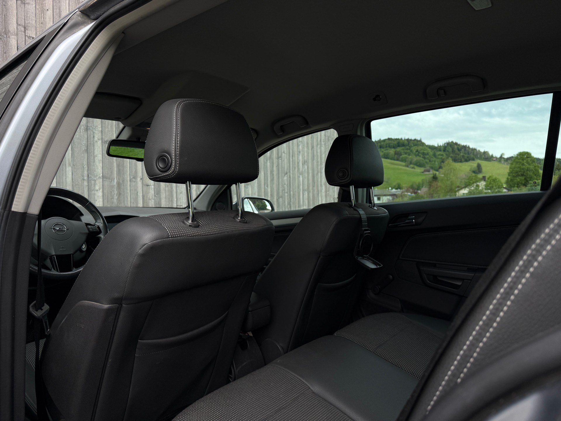 OPEL Astra Caravan 1.8i 16V Cosmo-image-10