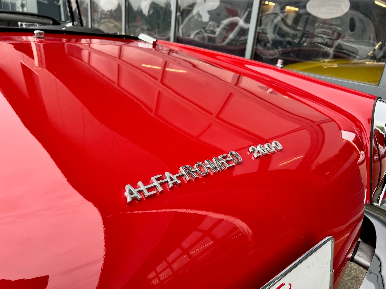 ALFA ROMEO 2600 Touring Spider-image-8