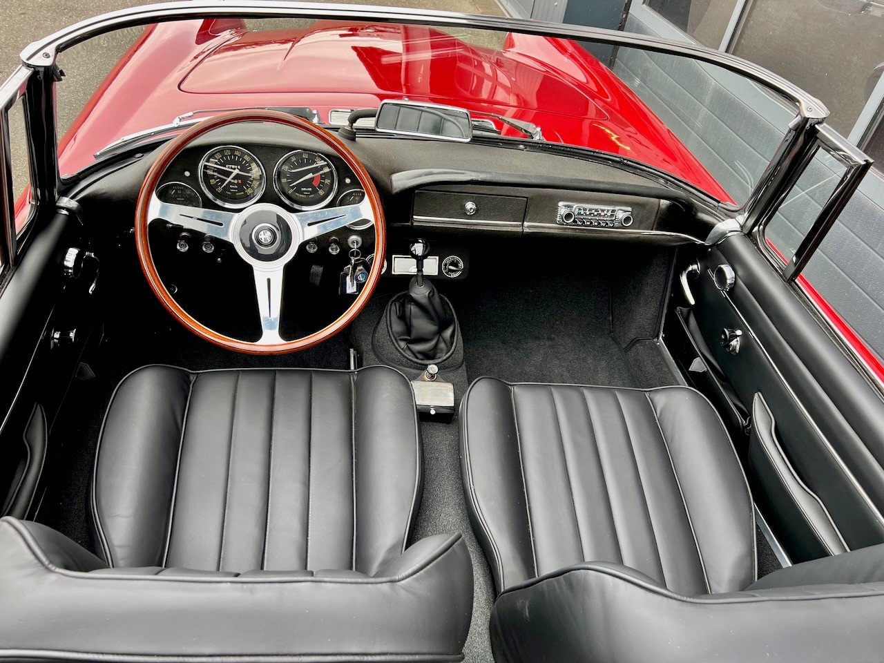 ALFA ROMEO 2600 Touring Spider-image-13