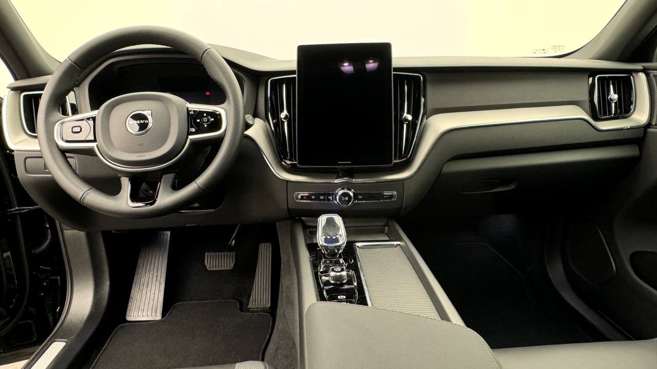 VOLVO XC60 B5 Benzin Mild Hybrid AWD Black Edition Geartronic-image-5