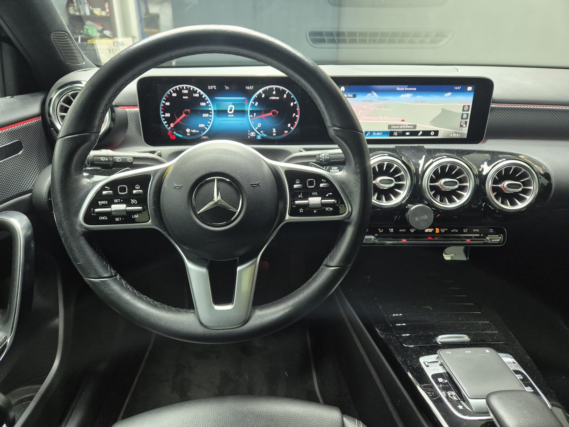 MERCEDES-BENZ A 180 Style 7G-DCT-image-16