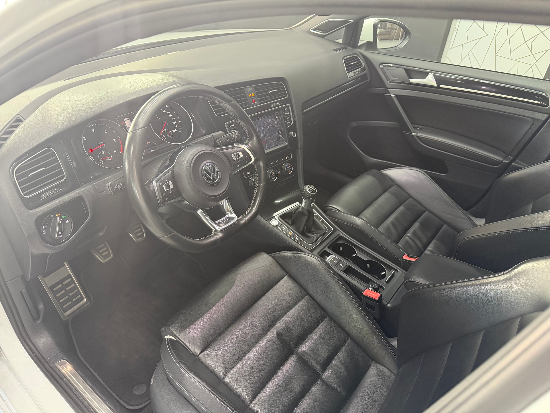 VW Golf 2.0 TDI GTD-image-4