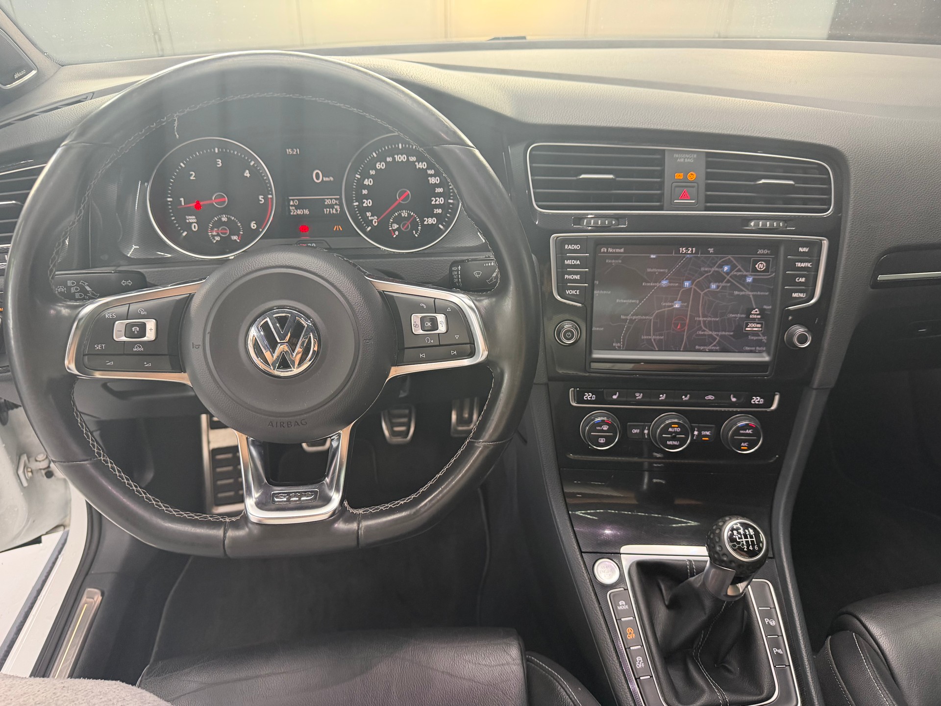 VW Golf 2.0 TDI GTD-image-5