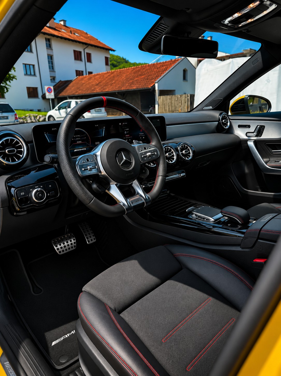 MERCEDES-BENZ A 35 AMG 4Matic Edition 1 Speedshift-image-6
