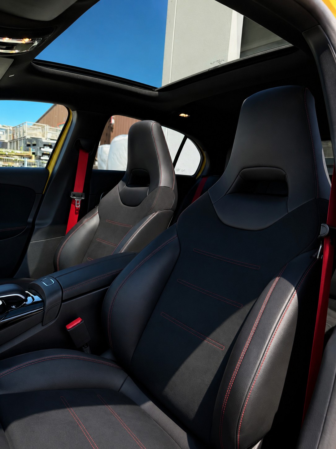 MERCEDES-BENZ A 35 AMG 4Matic Edition 1 Speedshift-image-7