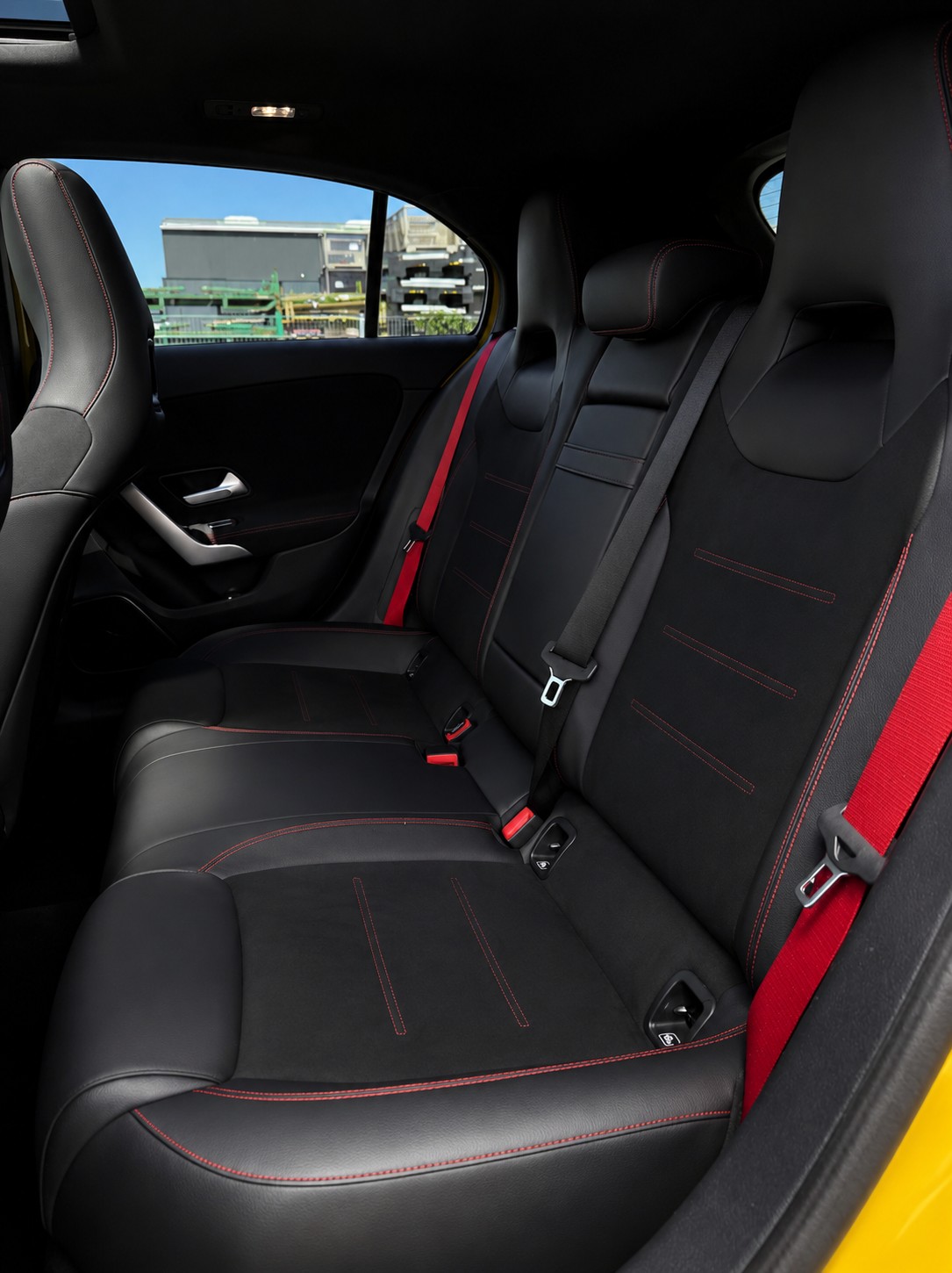 MERCEDES-BENZ A 35 AMG 4Matic Edition 1 Speedshift-image-8