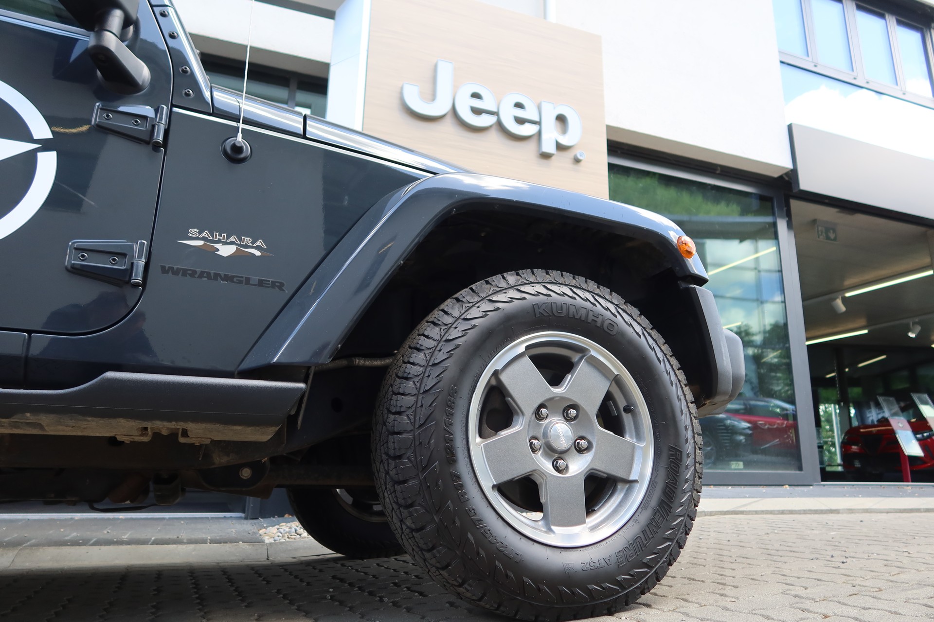 JEEP Wrangler 2.8CRD Sahara-image-7